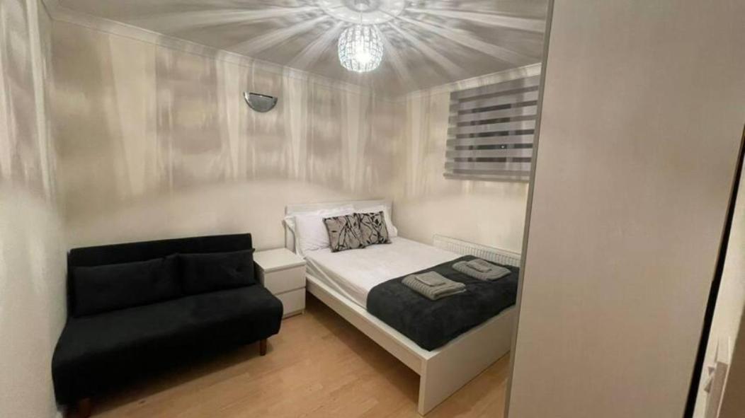 Vakantiehuis Entire 3 Bedroom - Minutes To Emirates Stadium! *