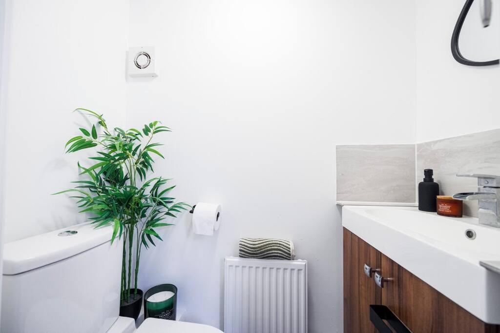 Holiday home Stylish 3-bed East Contractors Parking Sleeps 5 Near Excel *