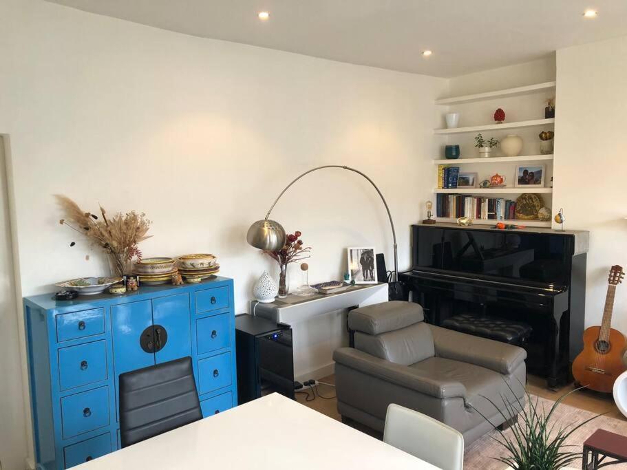 Metropolitan Tranquility: Chic Flat Regent's Park Apartment