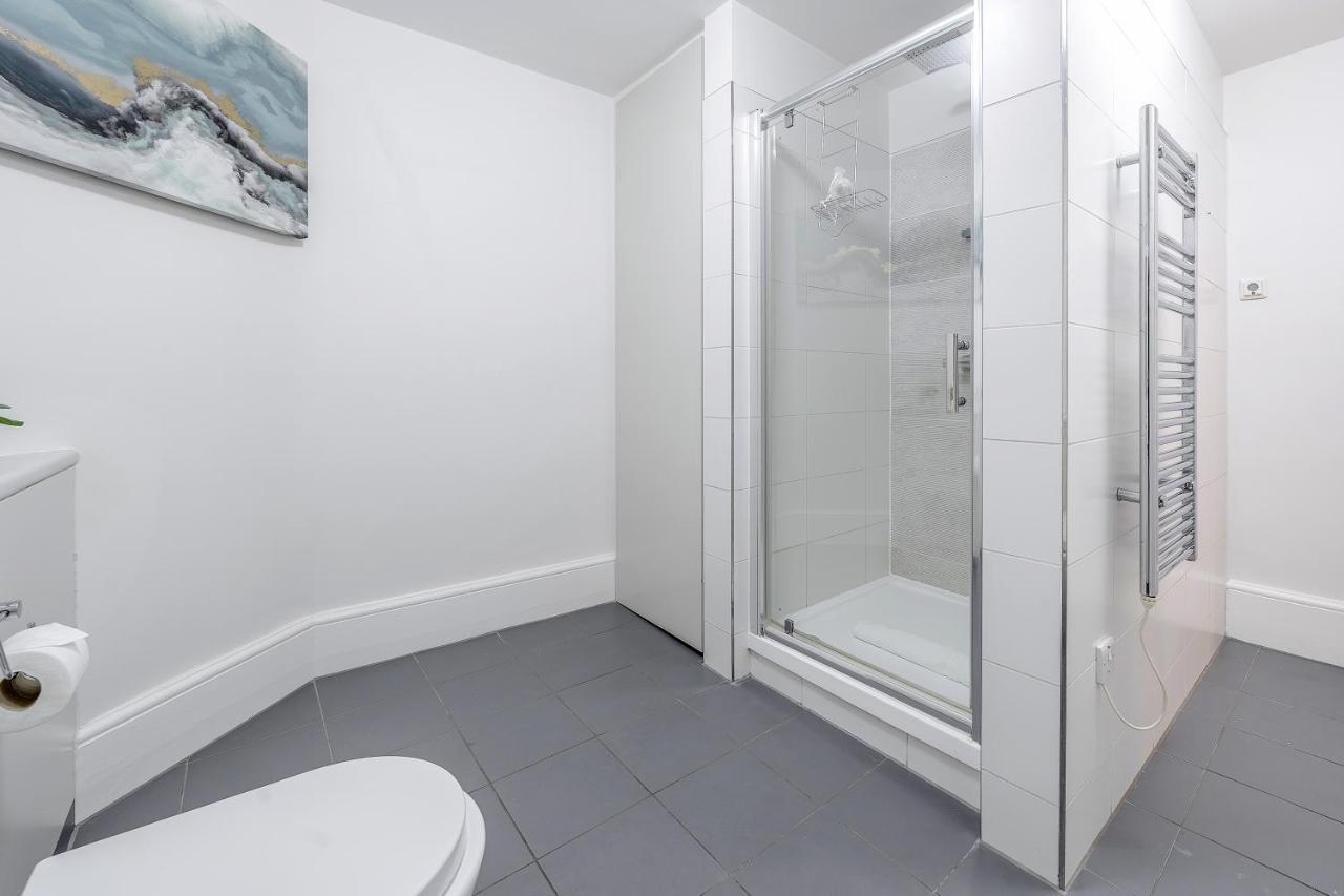 Tottenham Court's House - 2 Bed * Londen