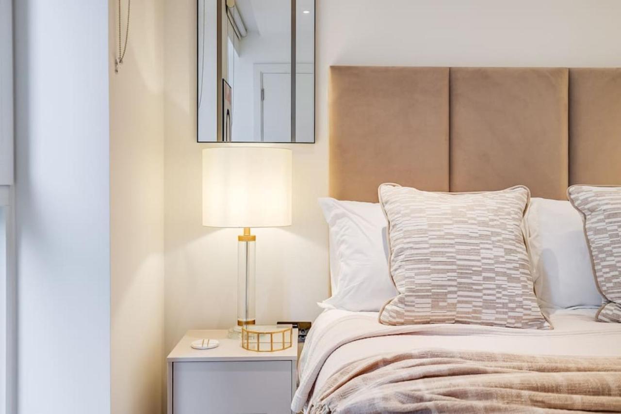 Sleek 2br Hideaway Balcony Near Westfield Londen