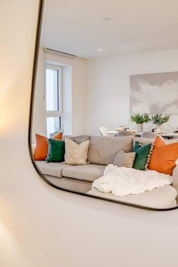 Sleek 2br Hideaway Balcony Near Westfield Appartement *