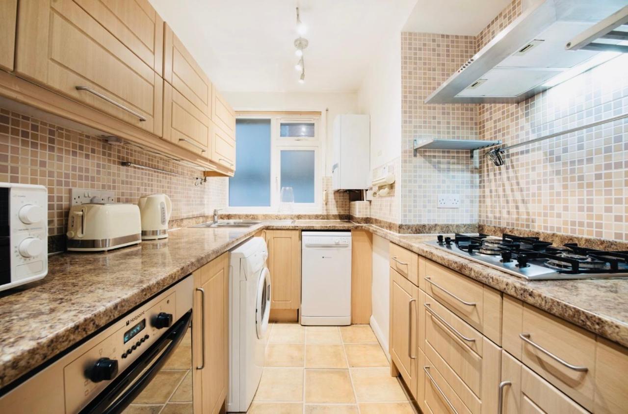 Spacious & Charming Garden Flat -zone 2- Great For Access Apartment