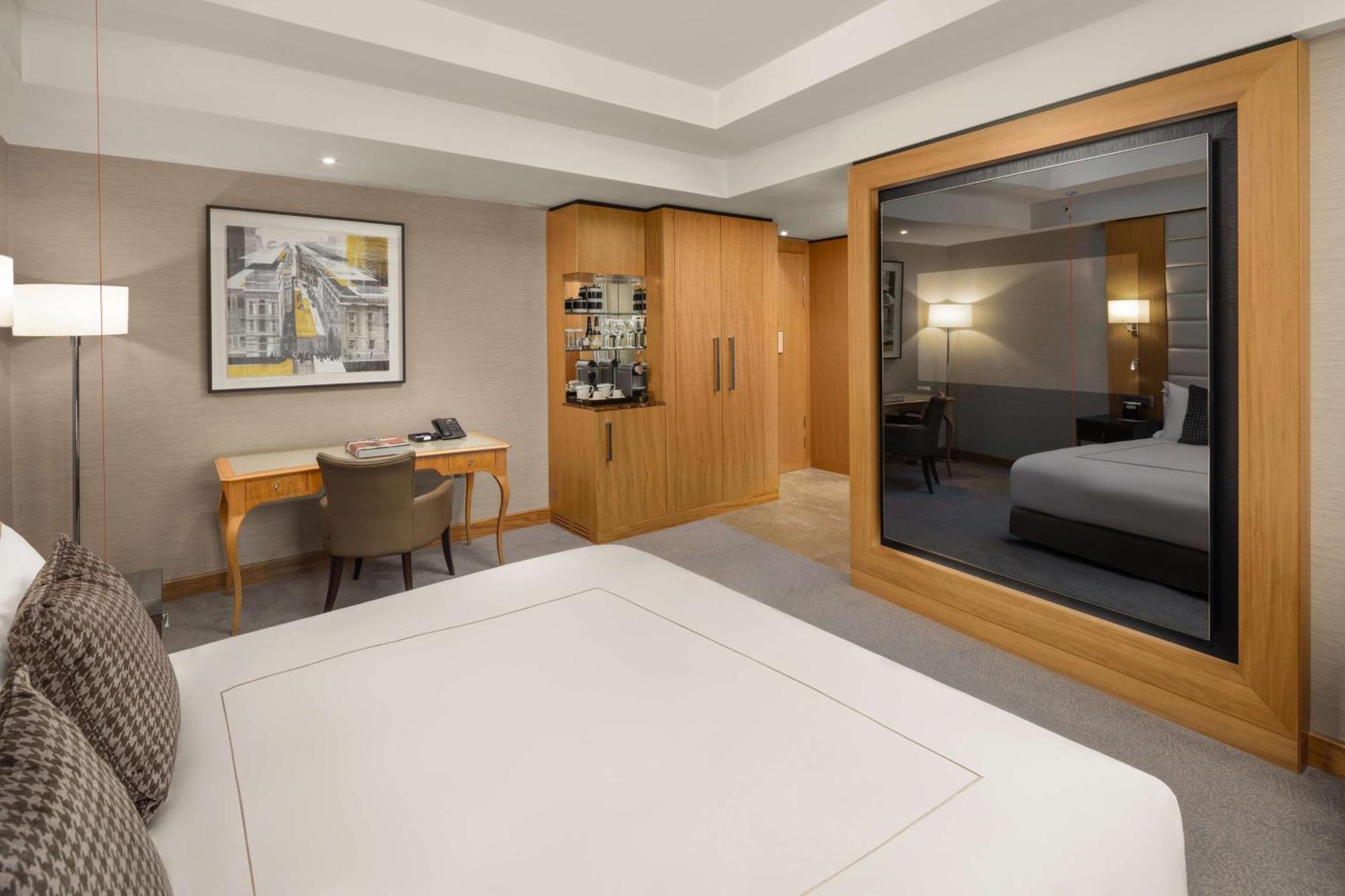 Conrad St 5* Londen