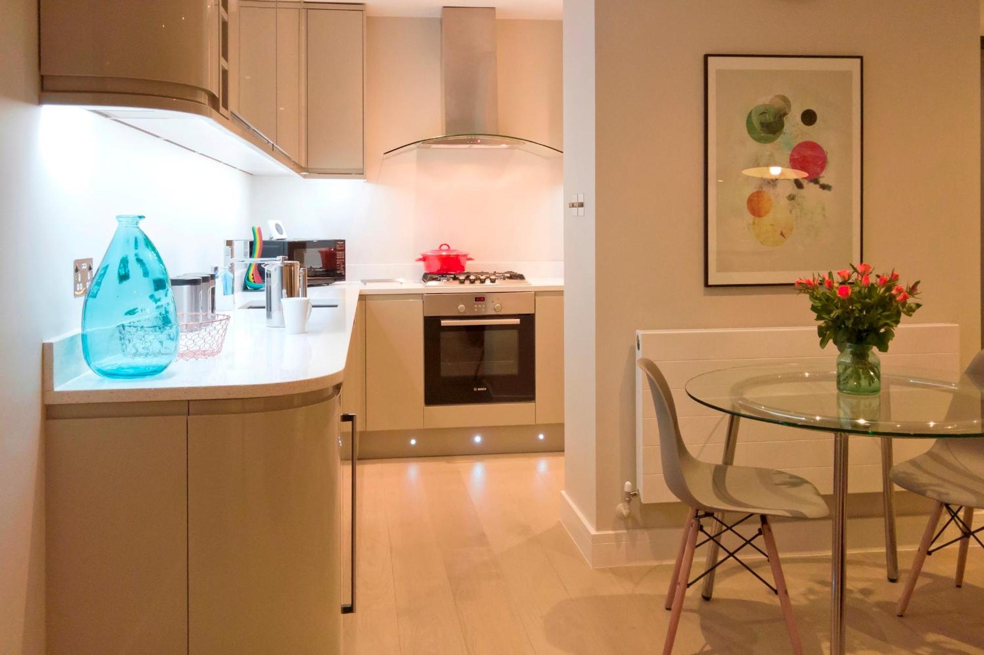 Madison Hill - Fernlea Garden 8 - One Bedroom Appartement Londen