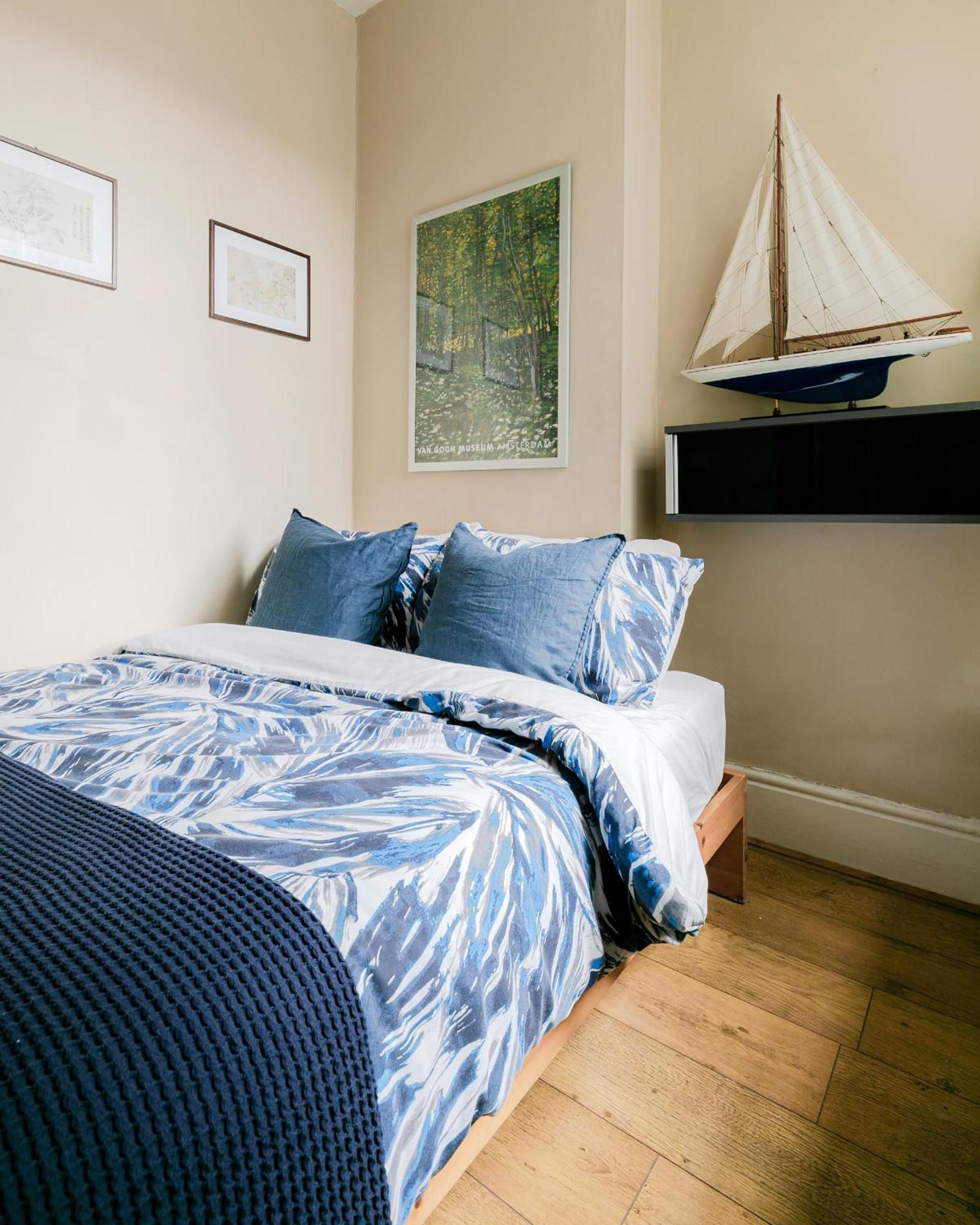 Artistic Pied-a-terre, Steps From The Tube, Moments From London's Heart Apartamento