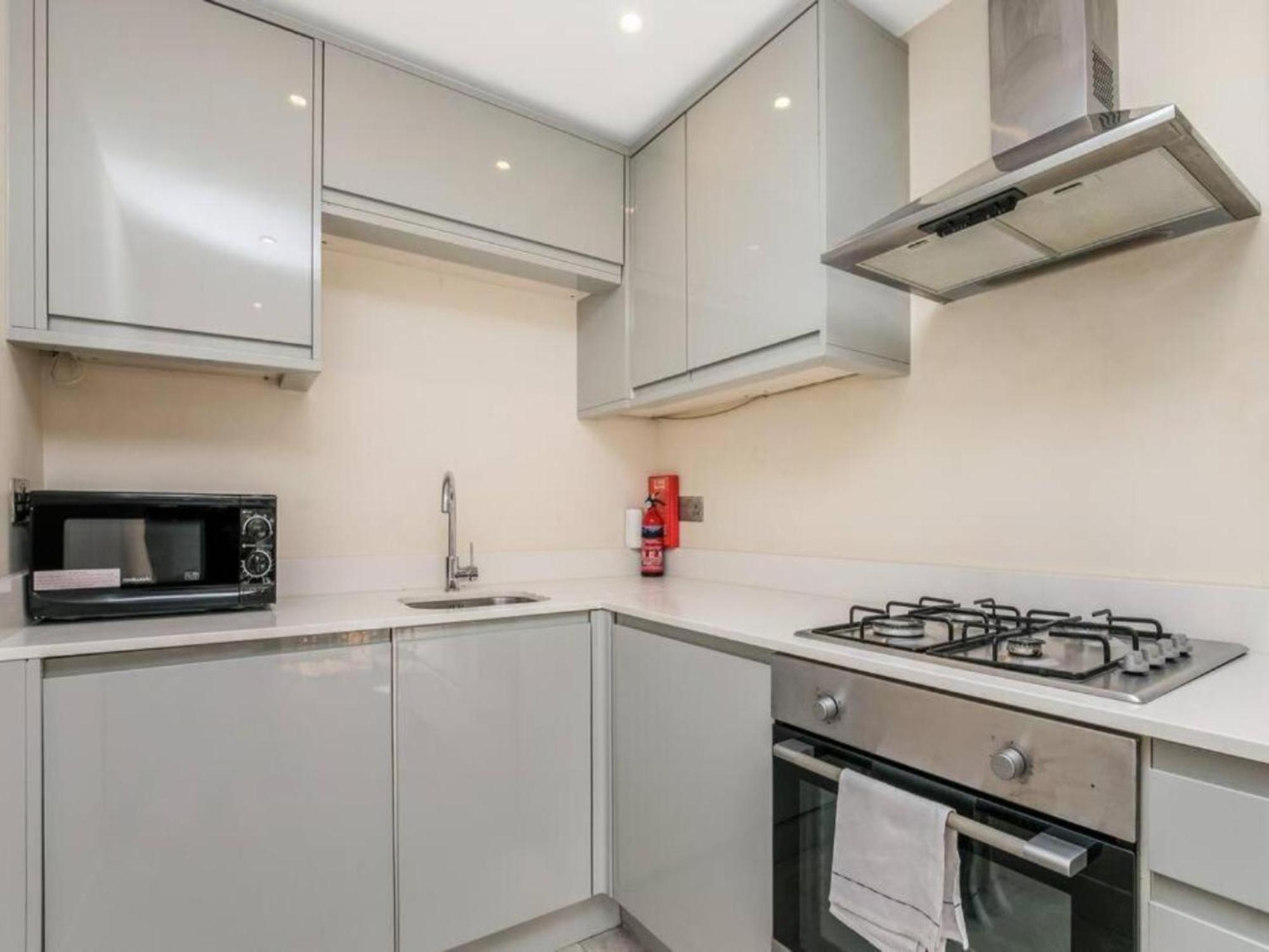 Pass The Keys Ealing Queen Of The Suburbs 2bd Apartamento *