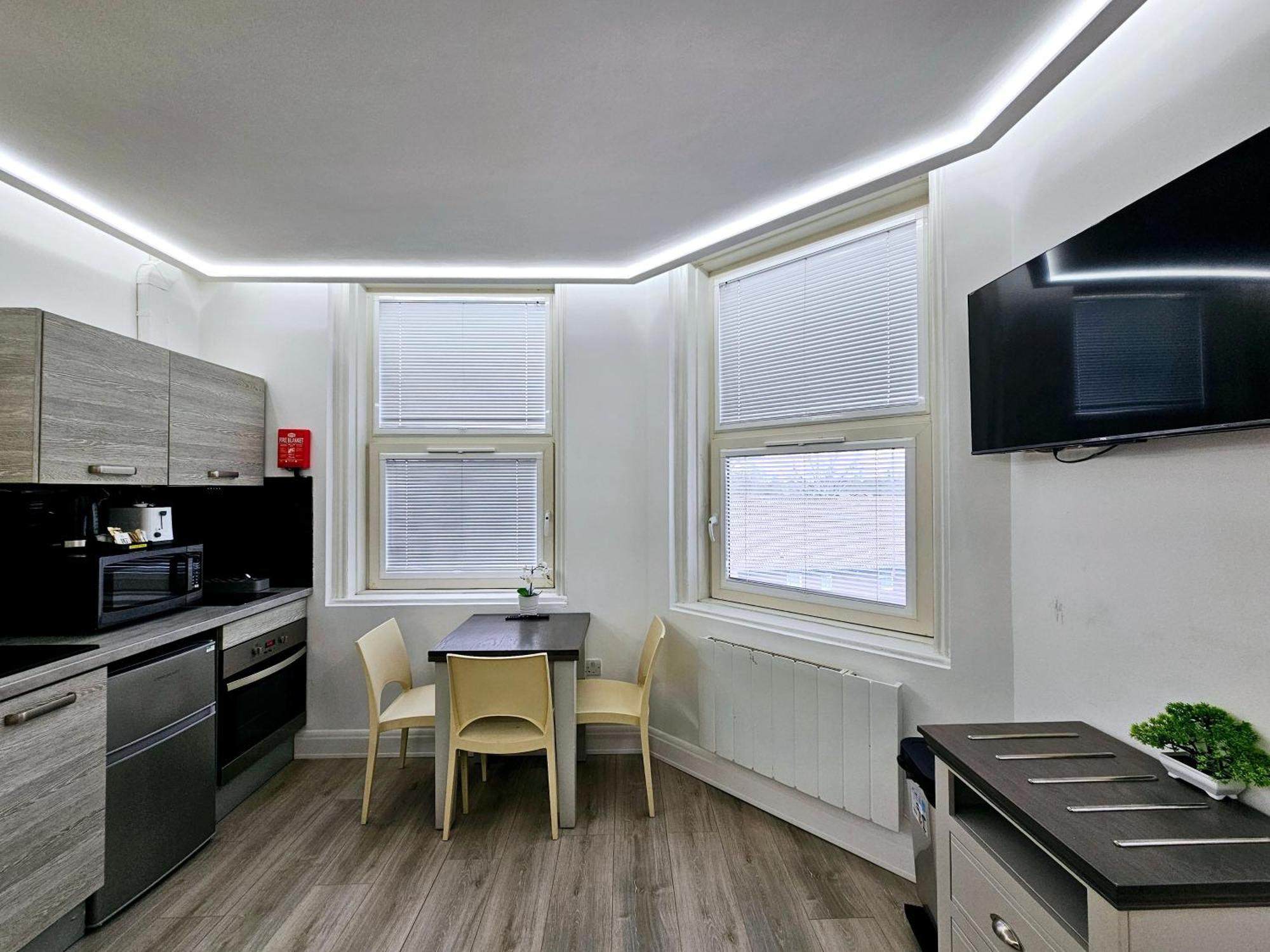 London Stay Apartamentos Apartahotel 3*