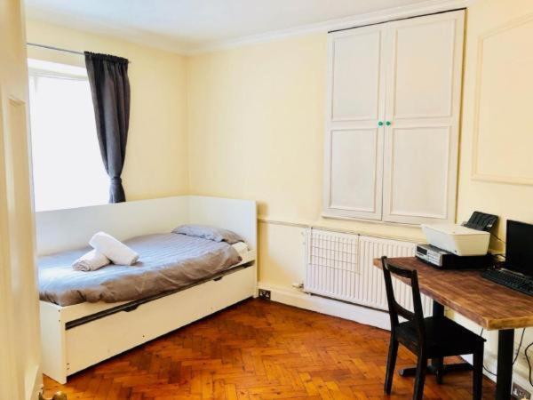 Mayfair Hyde Park Apartment