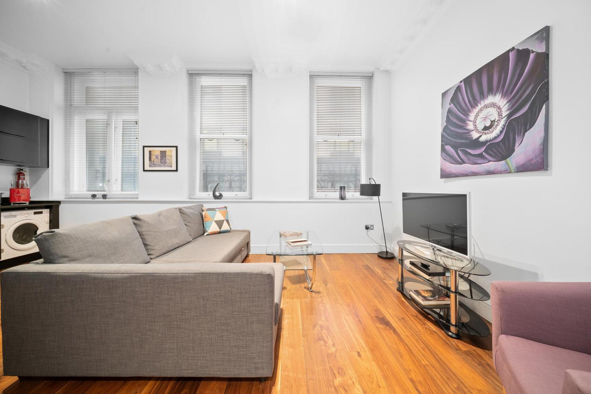 1, 48 Bishopsgate By Living Holiday home *