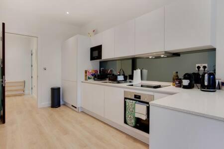 Modern Ealing With Large Private Patio Apartamento *