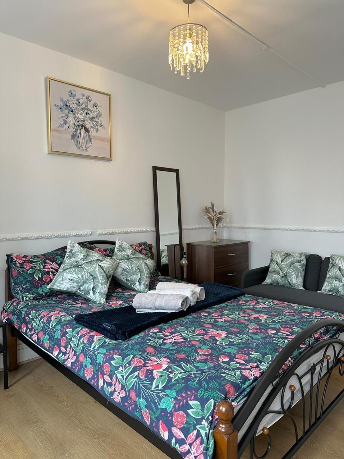 Appartement Modern 2 Bedroom Flat, 2 Minutes Walk To Bethnalgreen Station Londen