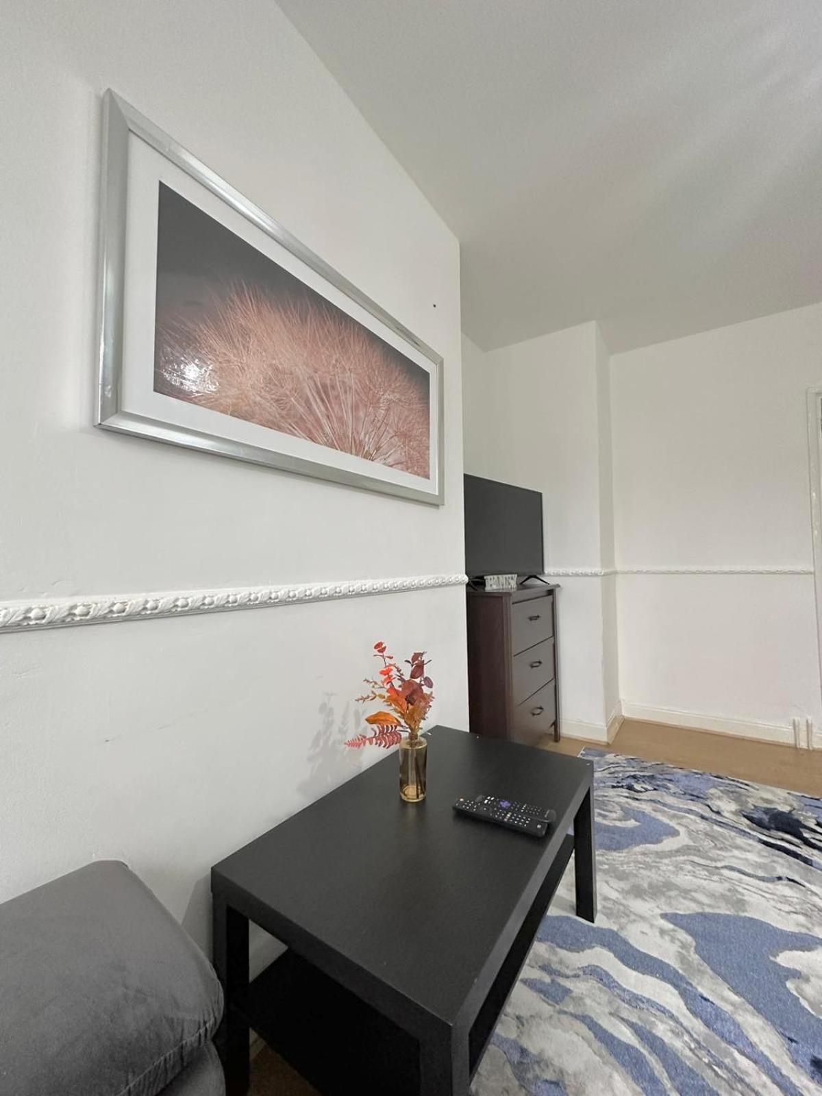 Modern 2 Bedroom Flat, 2 Minutes Walk To Bethnalgreen Station *
