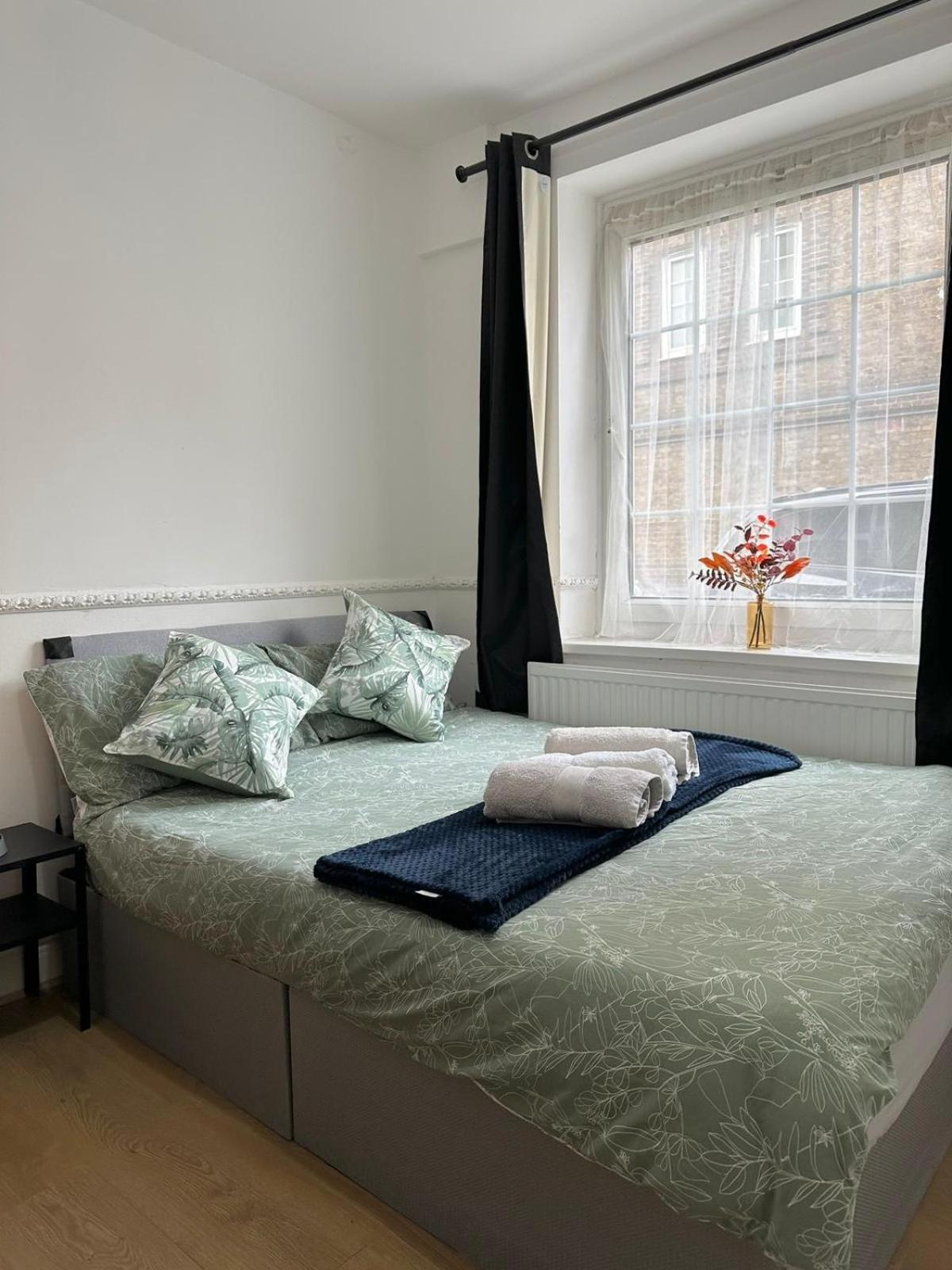 Modern 2 Bedroom Flat, 2 Minutes Walk To Bethnalgreen Station Appartement