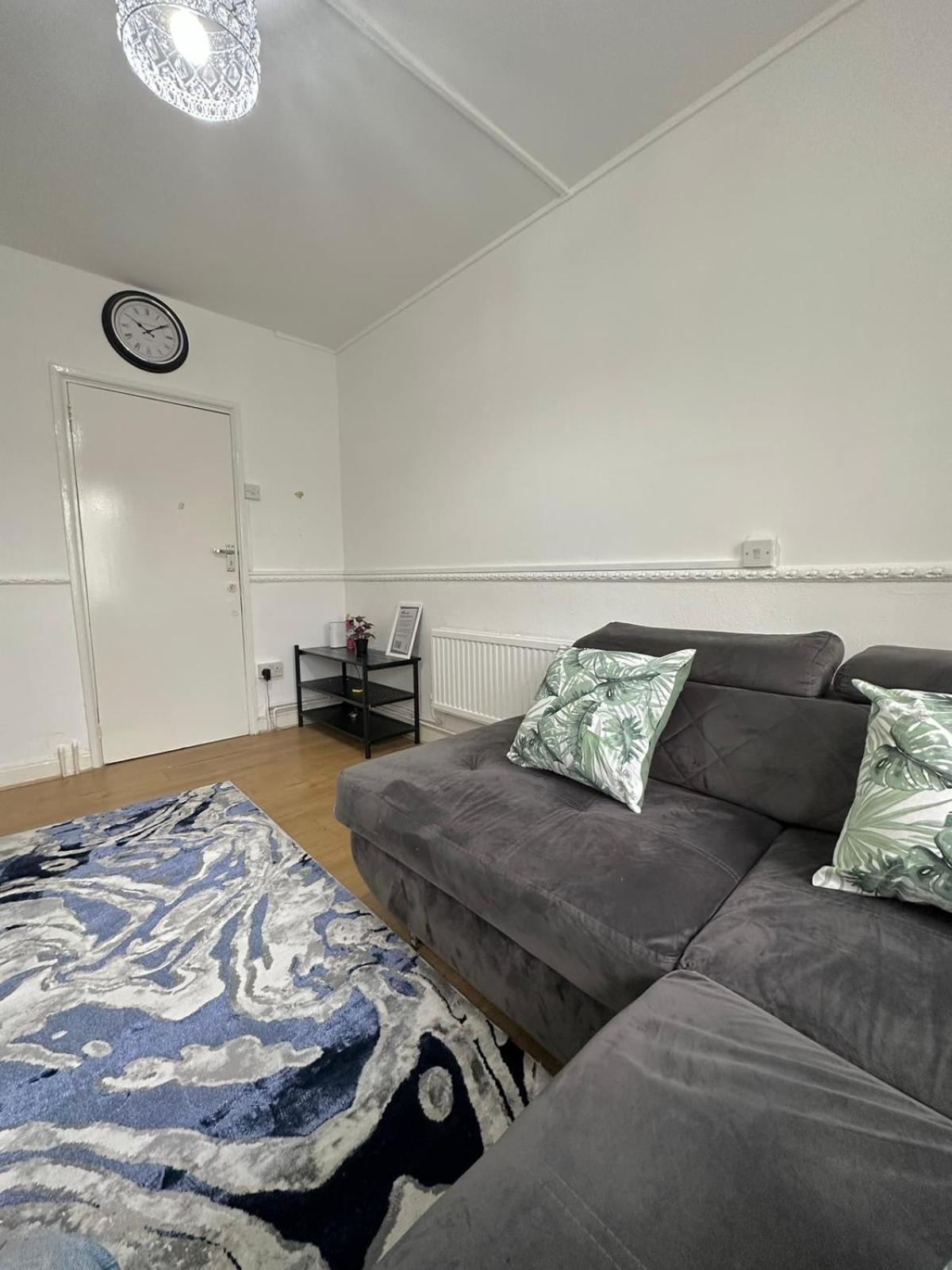 Appartement Modern 2 Bedroom Flat, 2 Minutes Walk To Bethnalgreen Station Londen