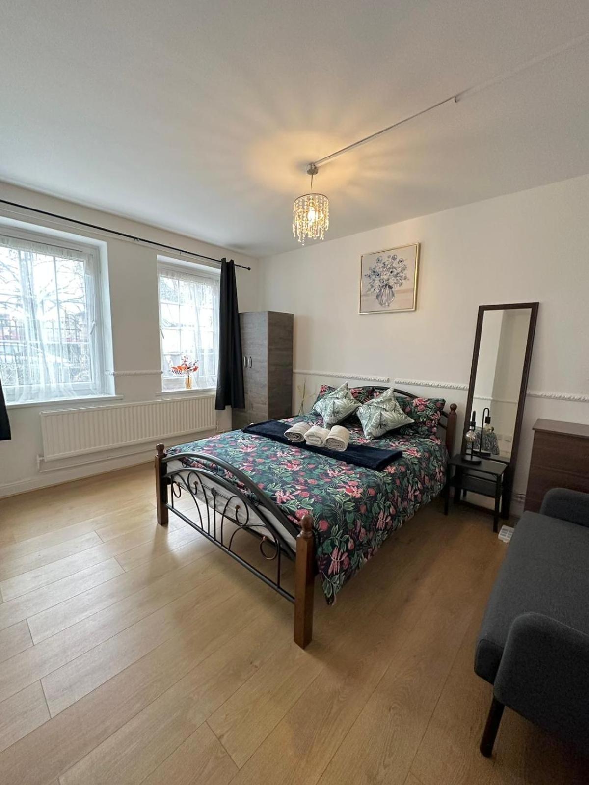 Modern 2 Bedroom Flat, 2 Minutes Walk To Bethnalgreen Station