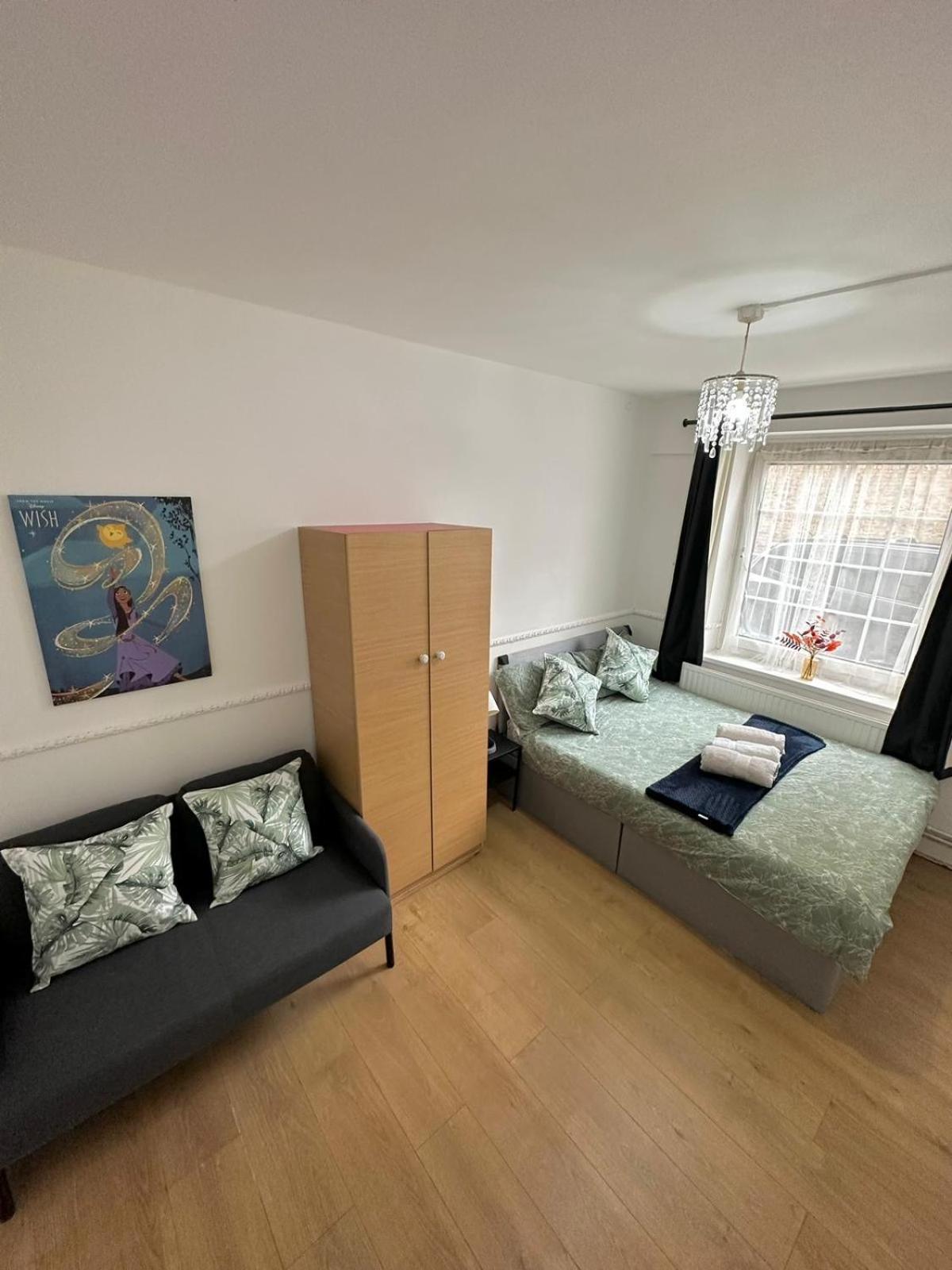 Modern 2 Bedroom Flat, 2 Minutes Walk To Bethnalgreen Station