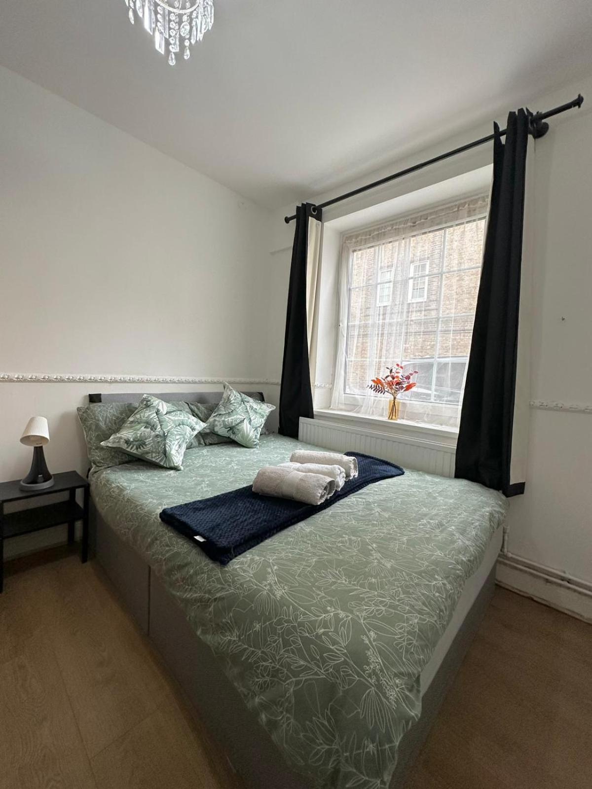 Modern 2 Bedroom Flat, 2 Minutes Walk To Bethnalgreen Station *