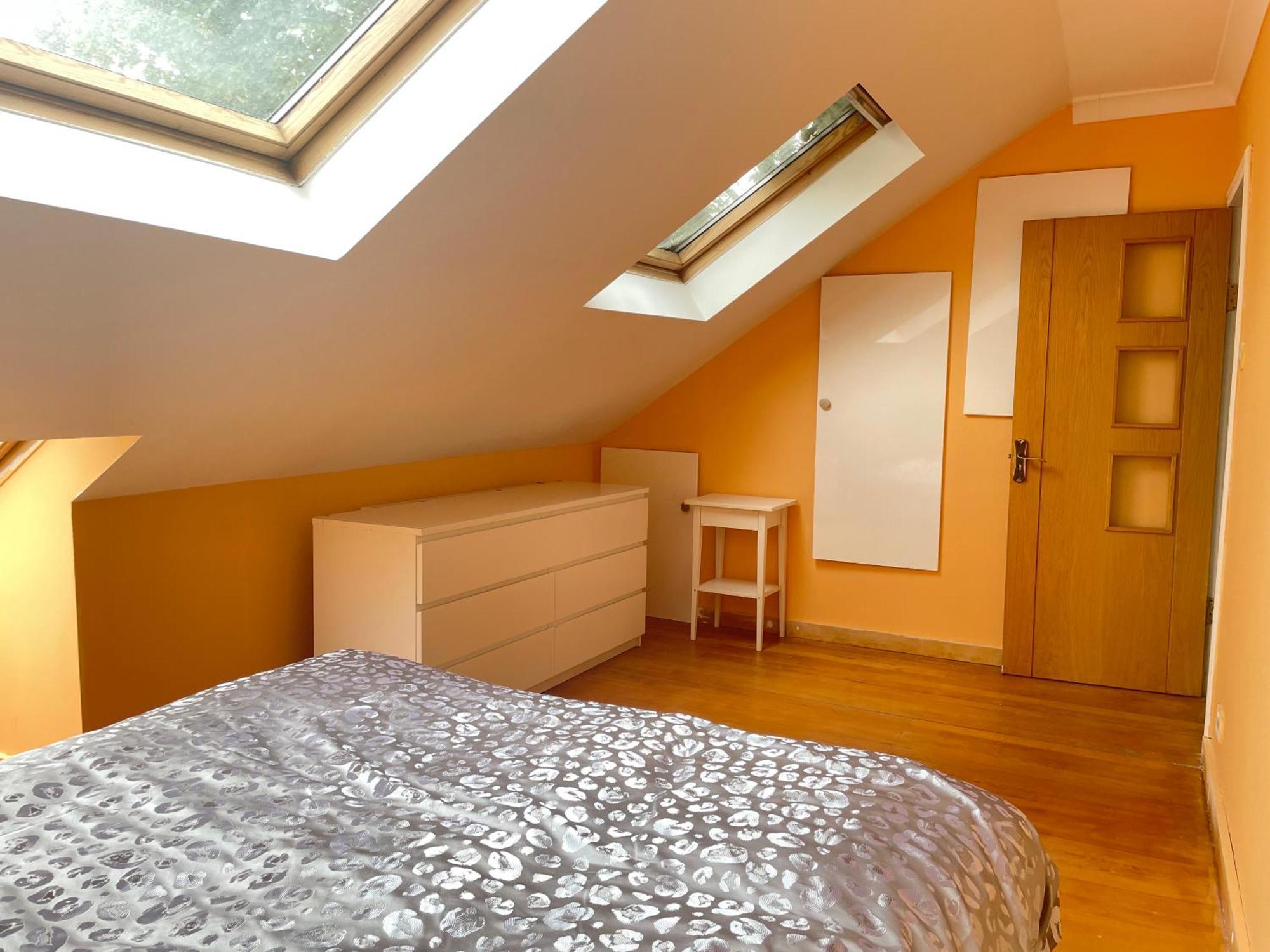 Private Room- Direct Travel Central/ Heathrow *