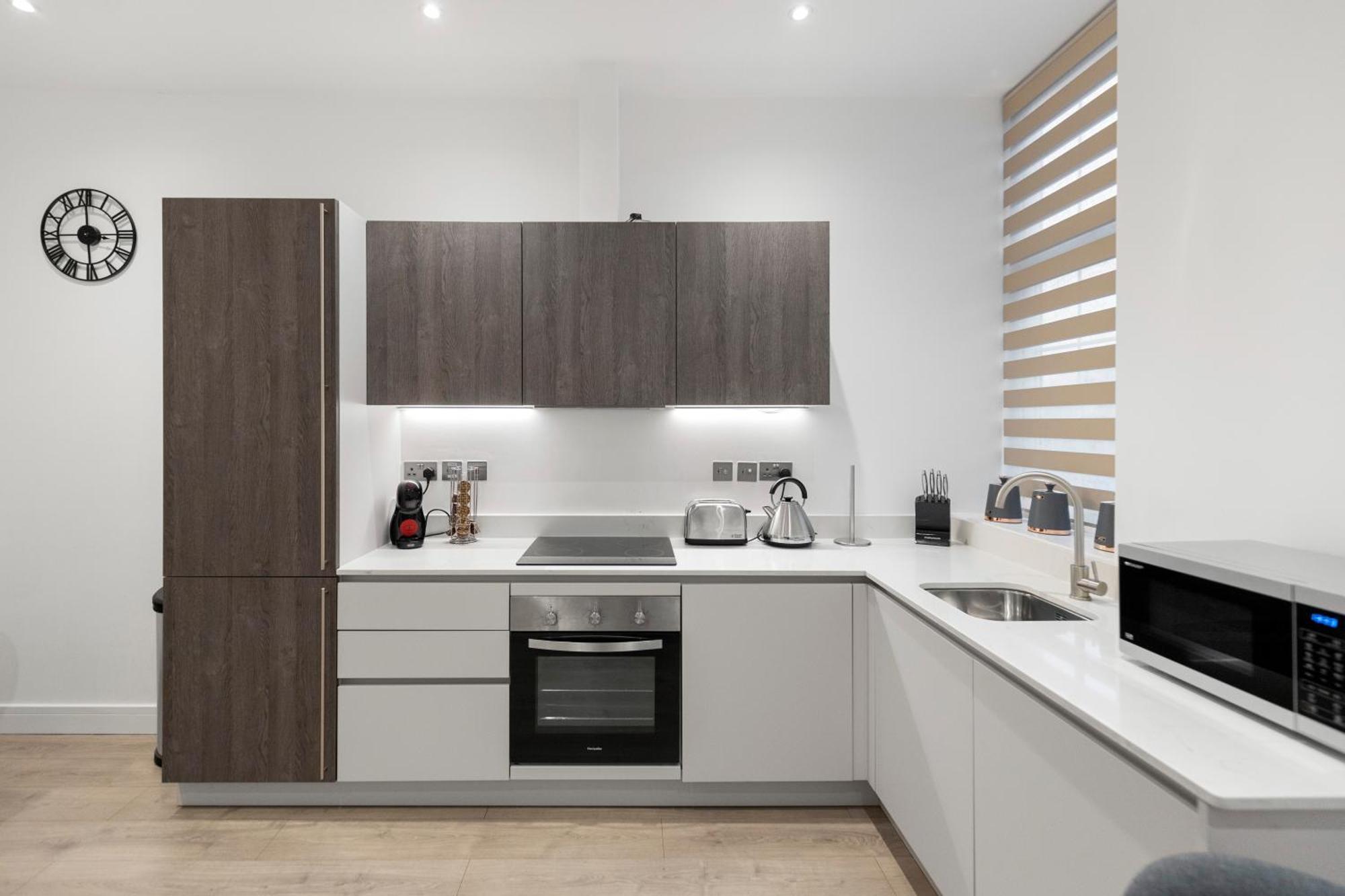 Apartment Welcoming And Spacious Apartment- Excellent Location London