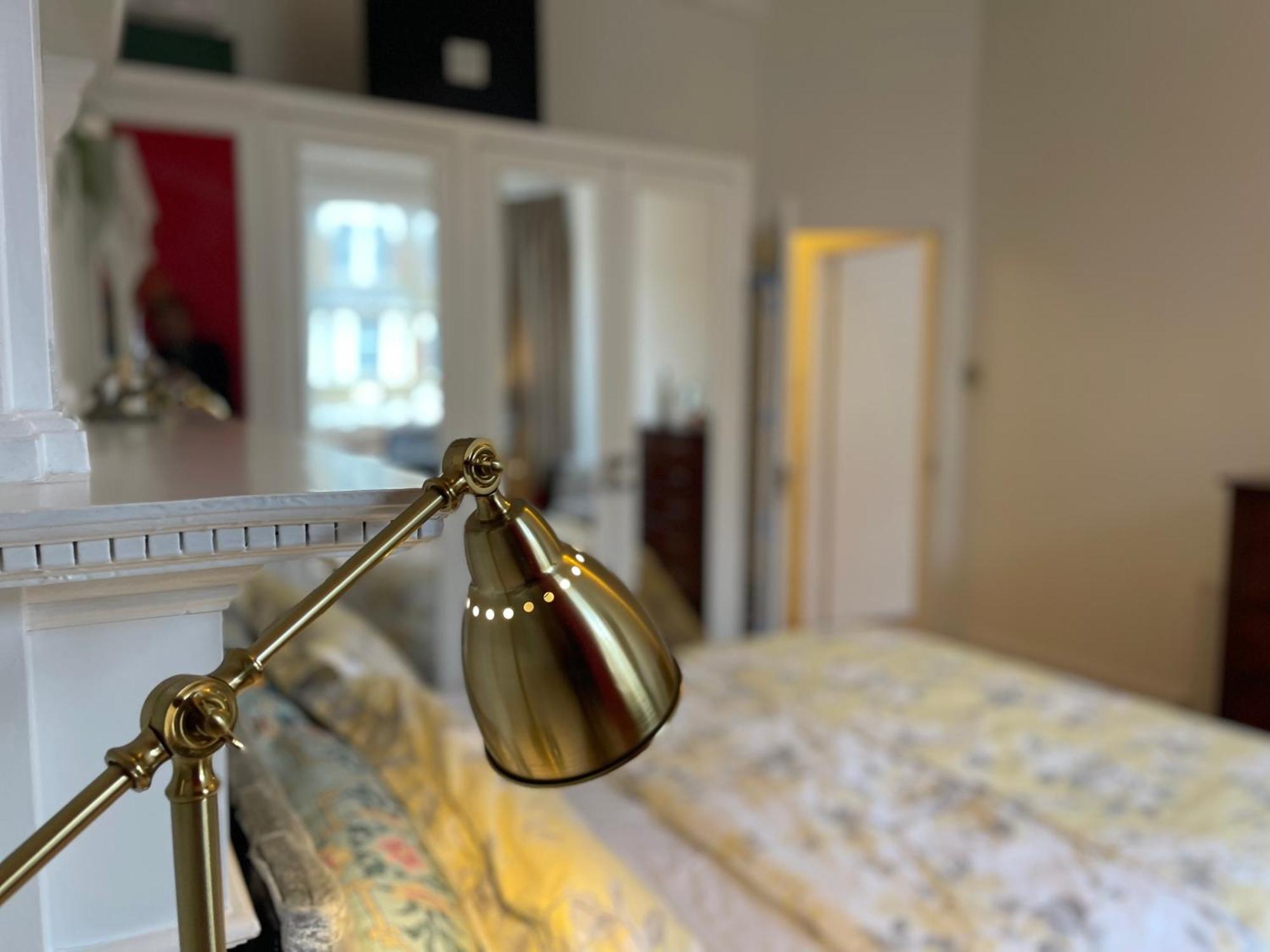Apartment 10 Min To The Heart Of - Zone 2 - Charming 2 Bed *