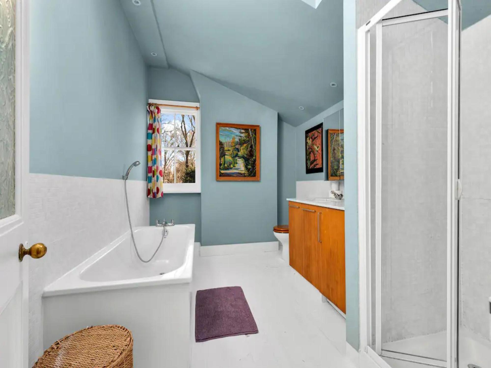 Pass The Keys Charming Victorian 2 Bed House With Artistic Flair In Acton Ideal For Families And Groups Excellent Transport Links * London