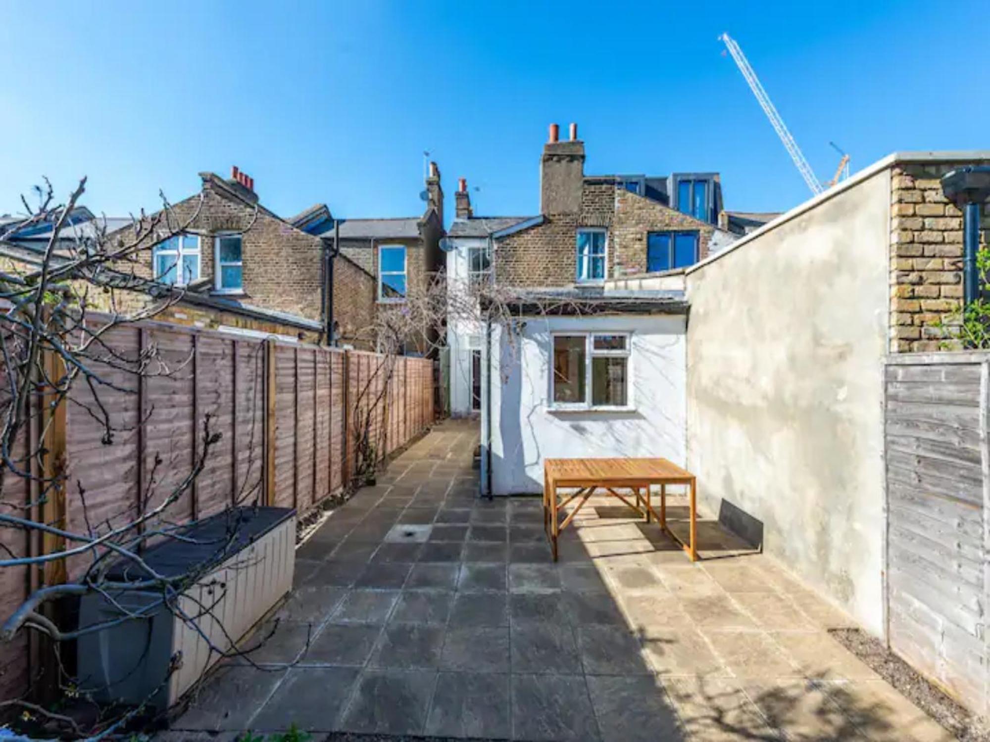 Ferienhaus Pass The Keys Charming Victorian 2 Bed House With Artistic Flair In Acton Ideal For Families And Groups Excellent Transport Links