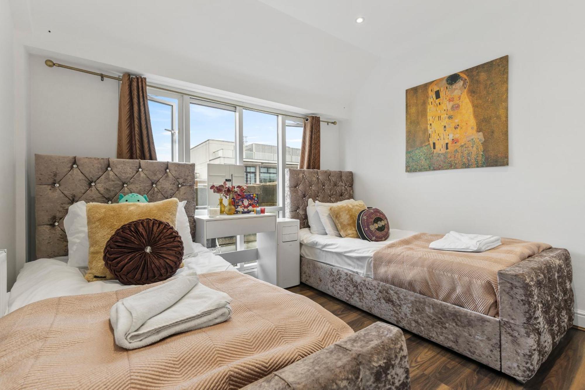 Apartment Luxurious 2-bedroom Penthouse In Marble Arch -65gc London