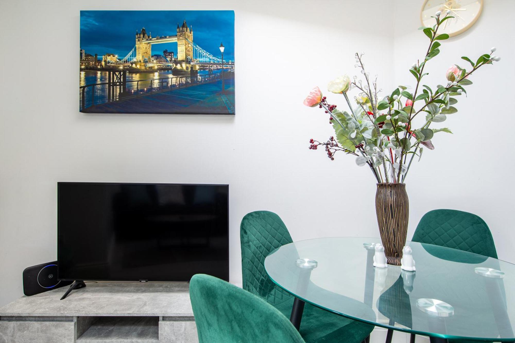 Cosy 1 Bed With Free Parking Close To Underground Station Zone 2 For Quick Access To Up To 5 Guests London