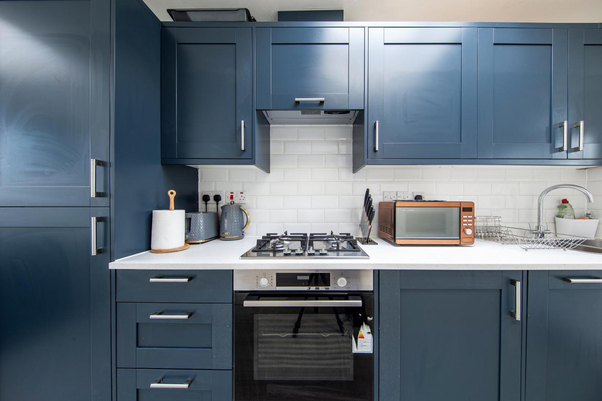 Cosy 1 Bed With Free Parking Close To Underground Station Zone 2 For Quick Access To Up To 5 Guests Apartment