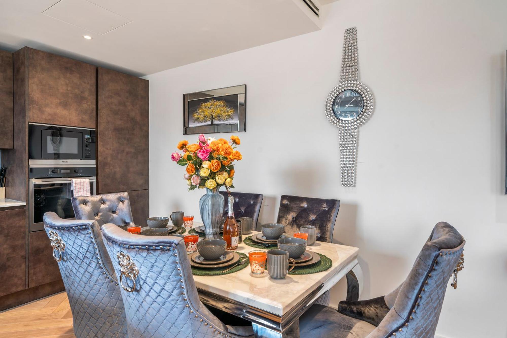 Spectacular 2-bedroom Penthouse In Marble Arch 75 Appartement