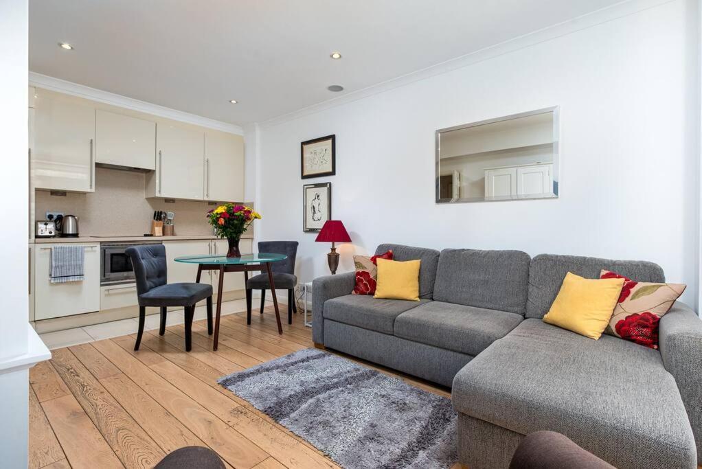 Chic - Fabulous Central Location In Zone 1 Appartement Londen