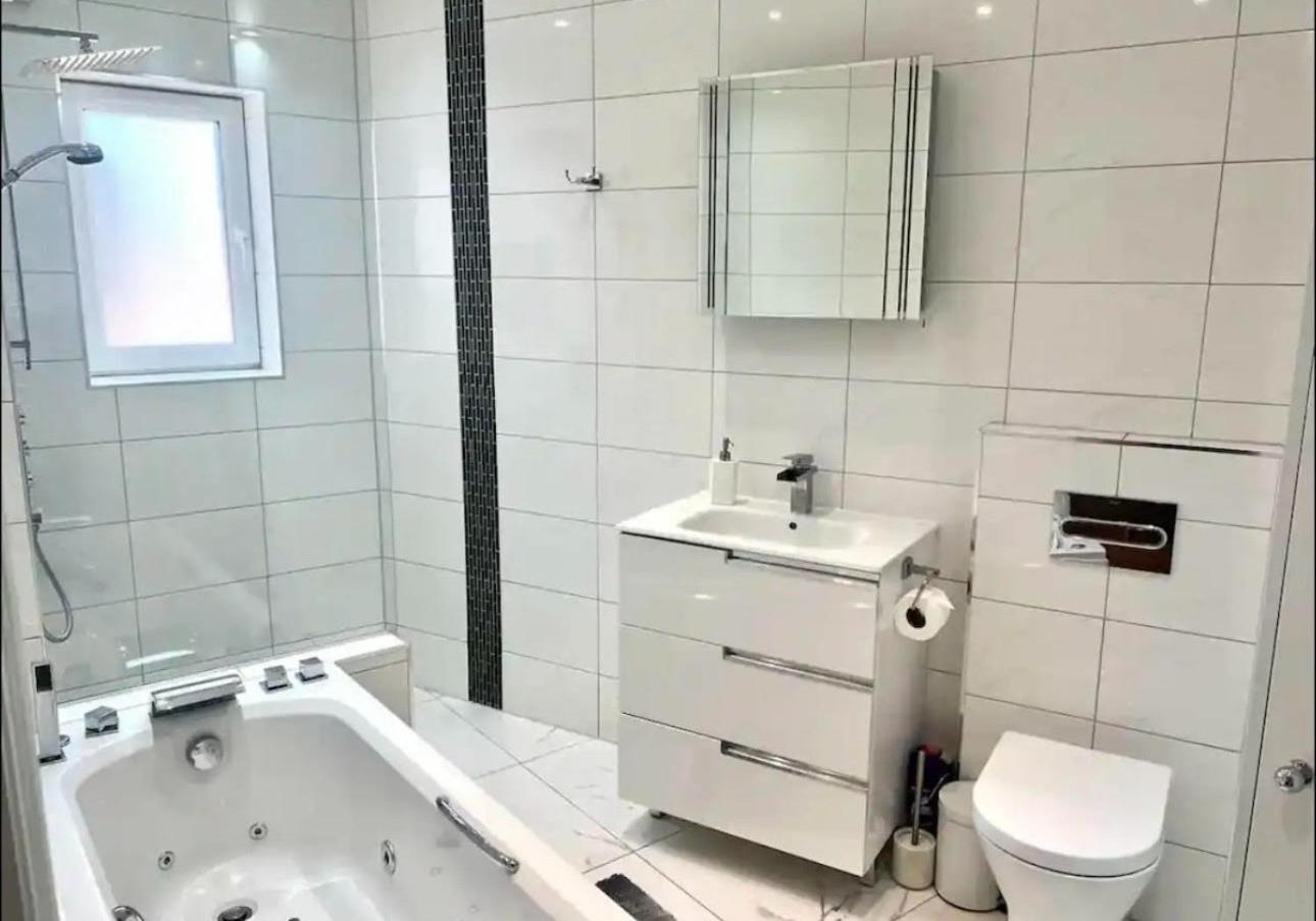 Apartamento Gorgeous One Bedroom With Jacuzzi Bath *