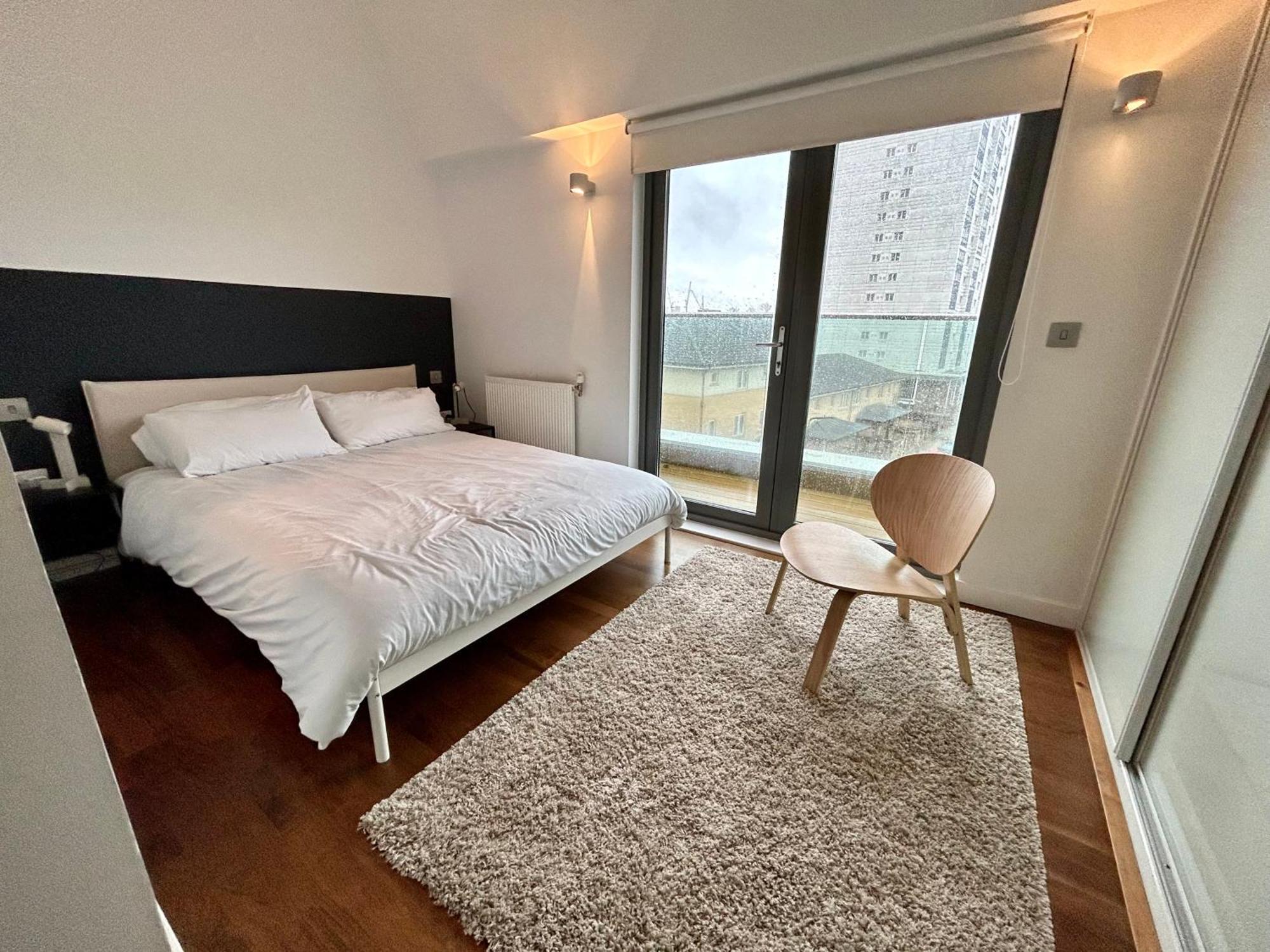 In Style: Modern 2-bed In Trendy Area Apartment *