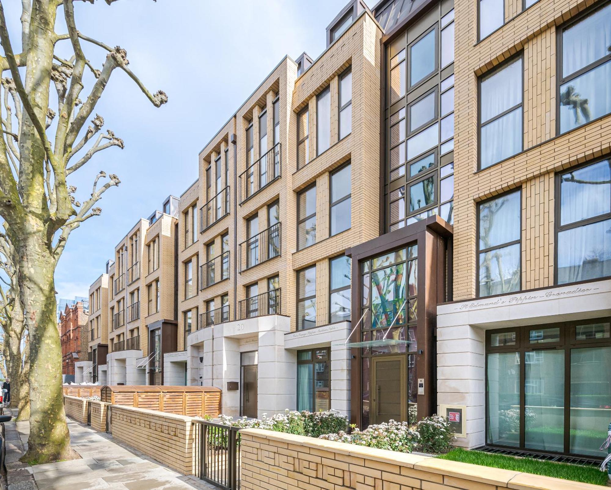 Arcadia Residences - Luxury In Kensington Apartment
