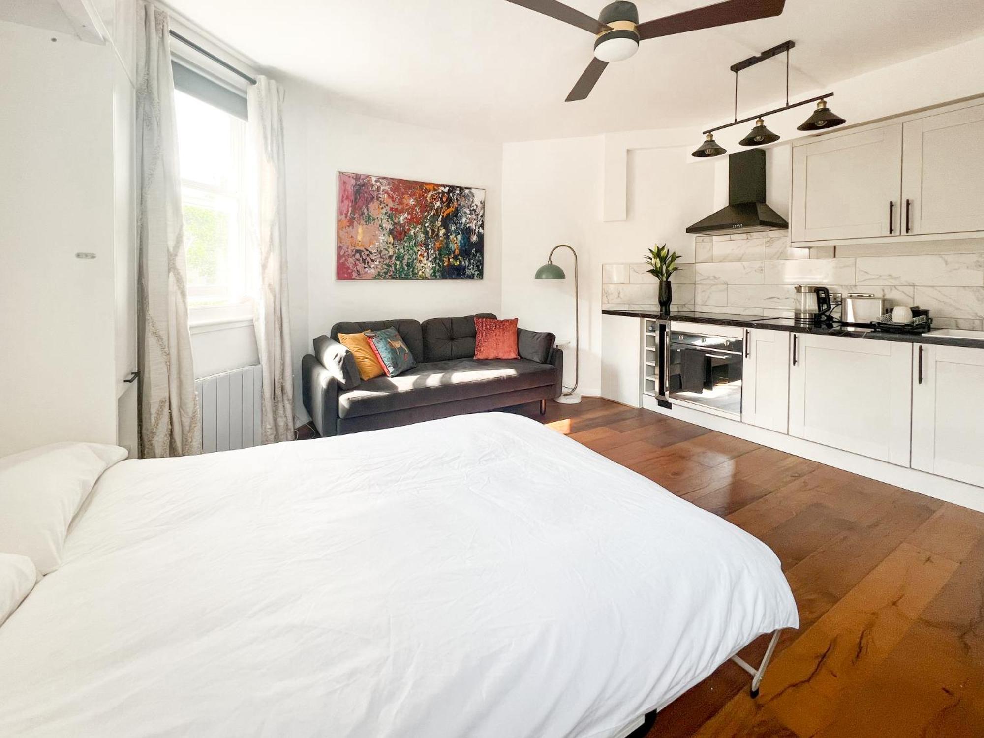 Apartment Bright Gem Of A London