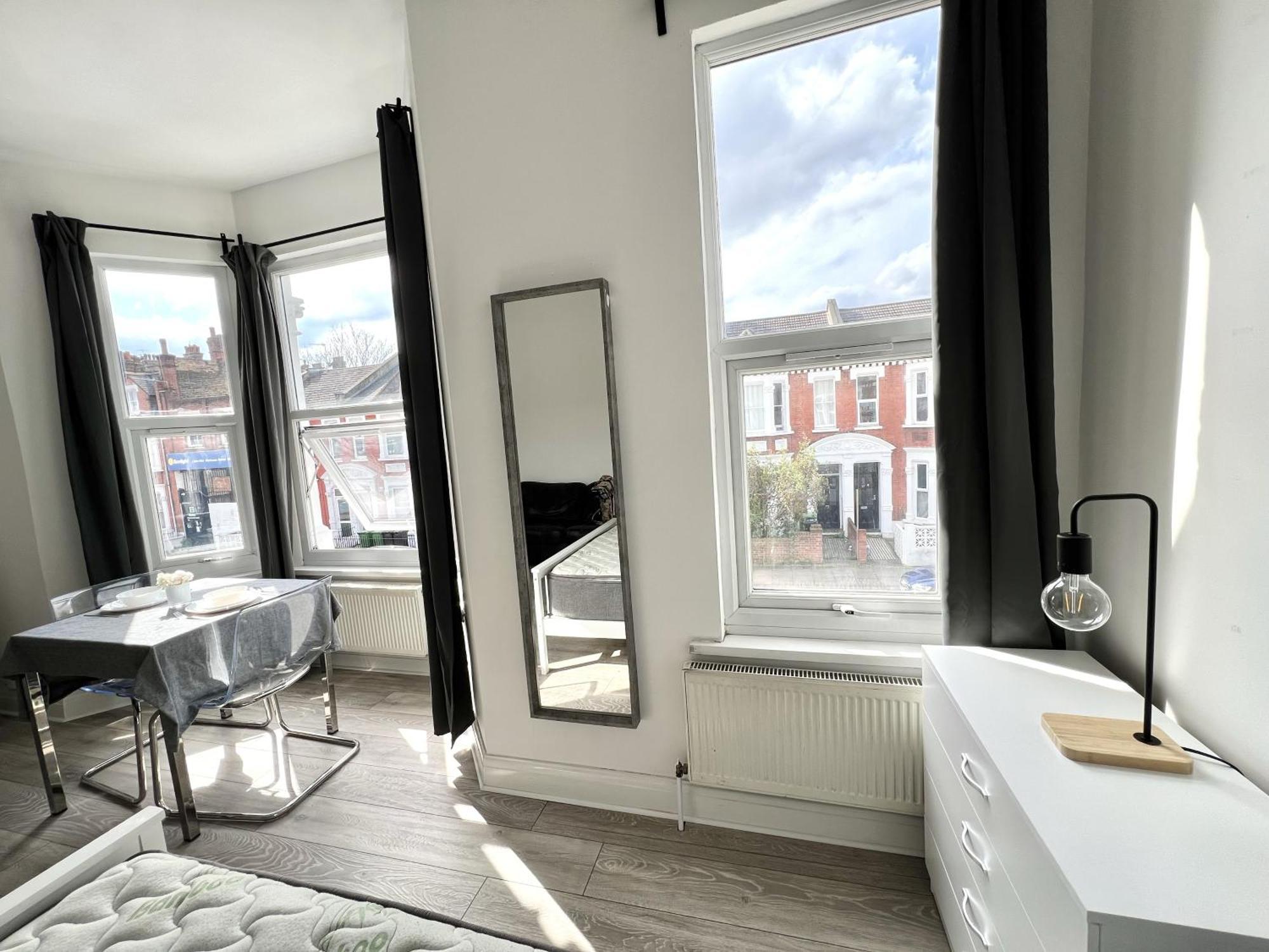 Westfield Shepherds Bush Guest house London