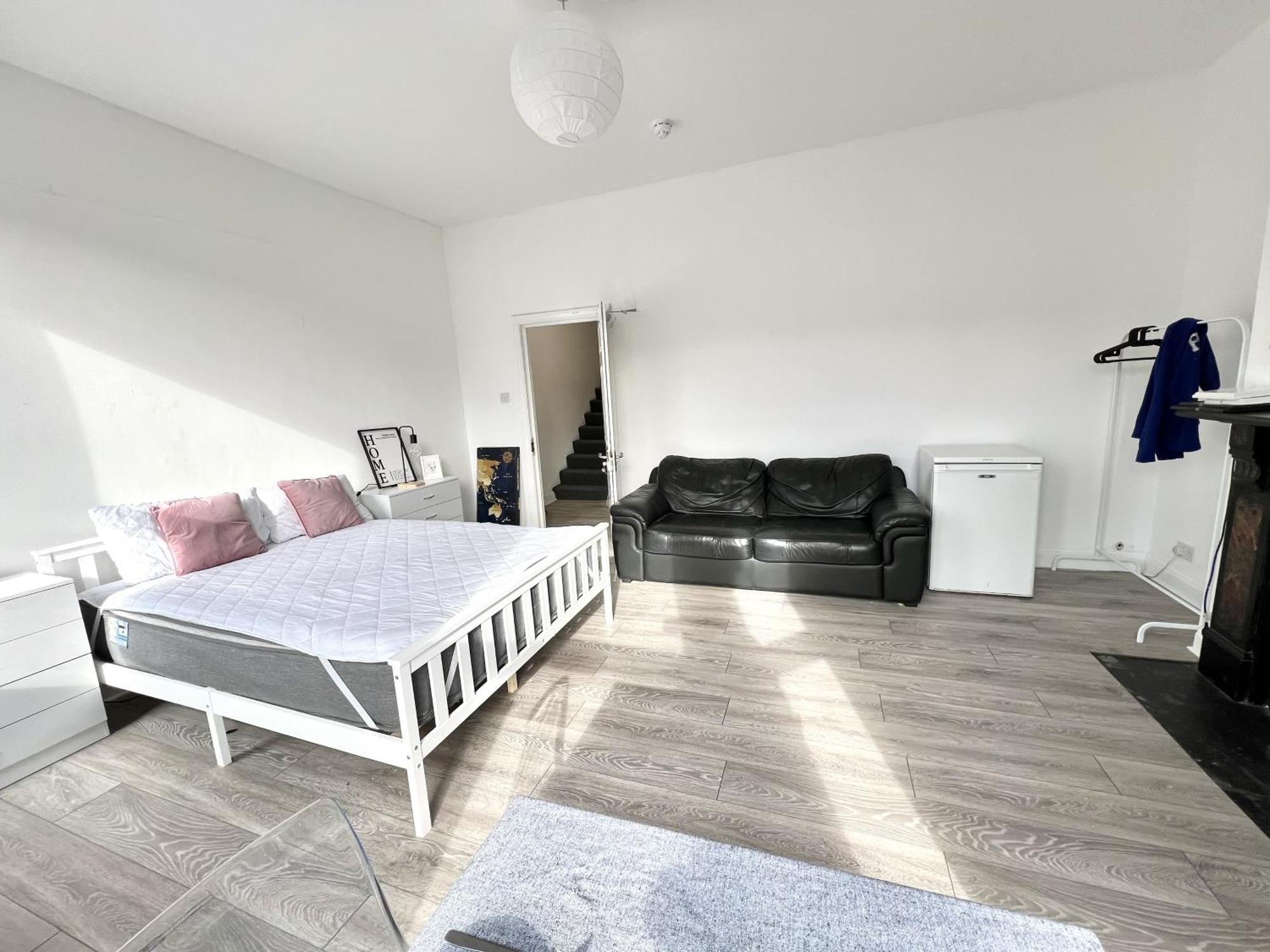 Westfield Shepherds Bush Guest house London
