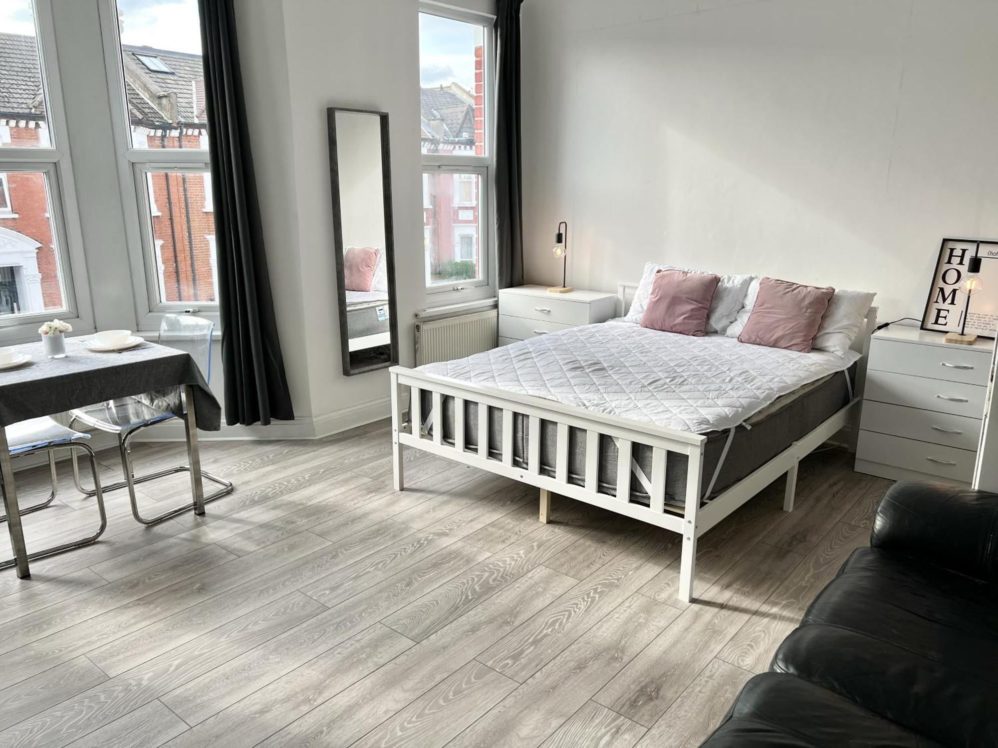 Guest house Westfield Shepherds Bush London