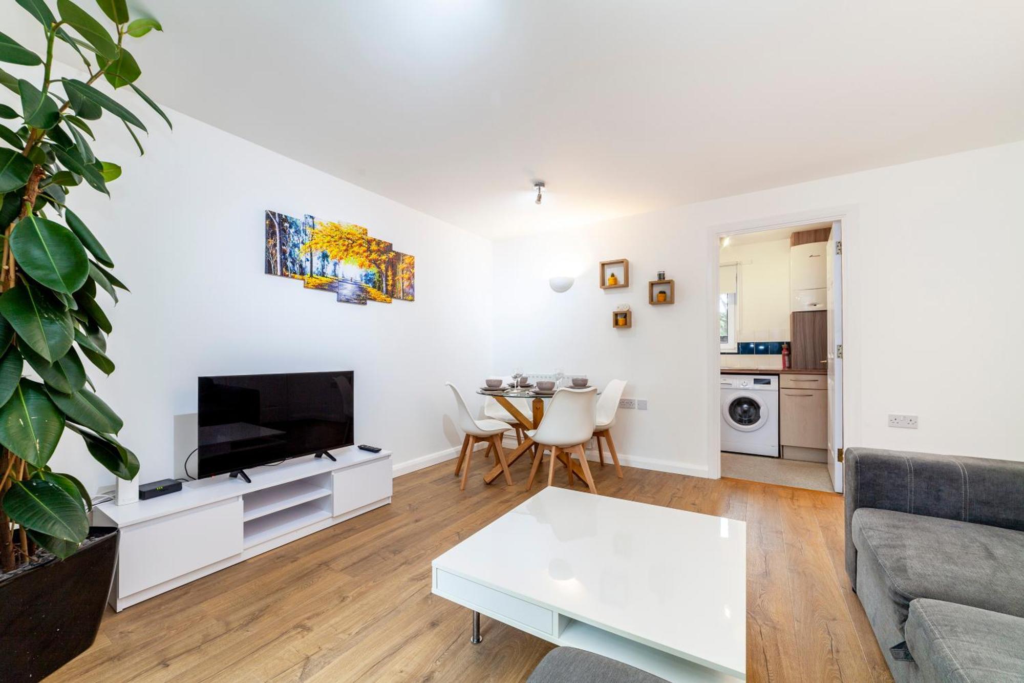 Charming 1br W Patio In Battersea Apartamento