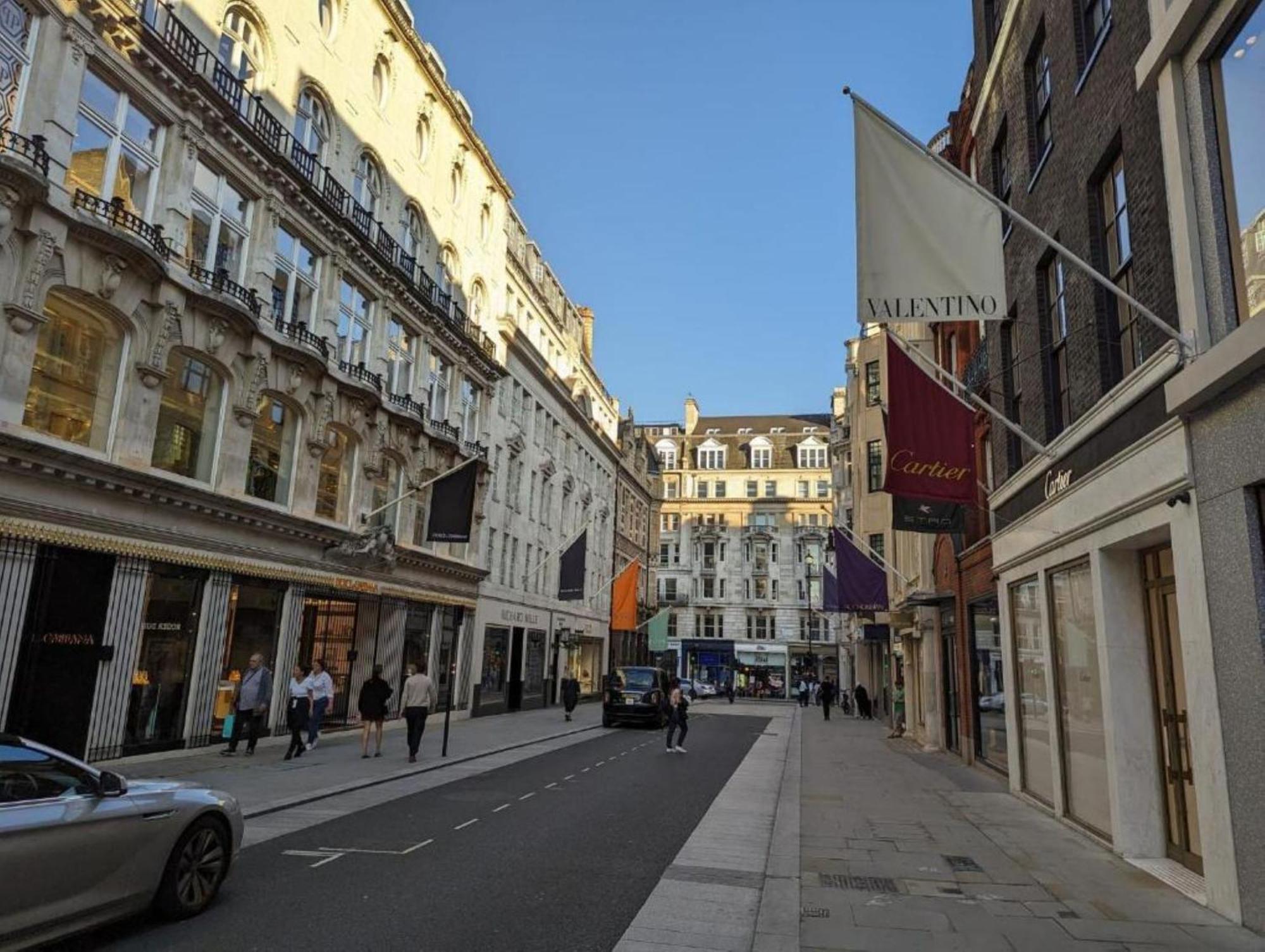 Central Mayfair And Piccadilly Sleeps 6 People London