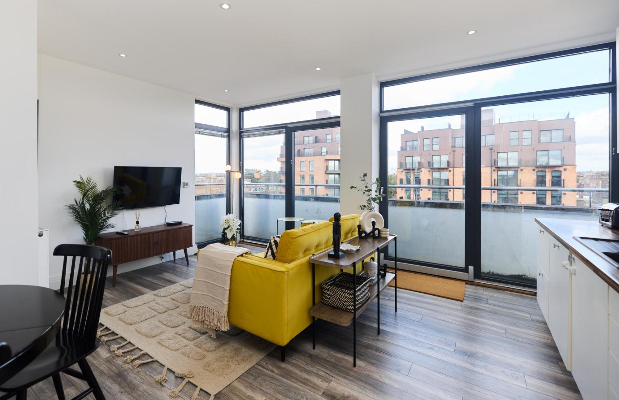 The Harlesden Classic - Lovely 2bdr Flat With Balcony * Londen
