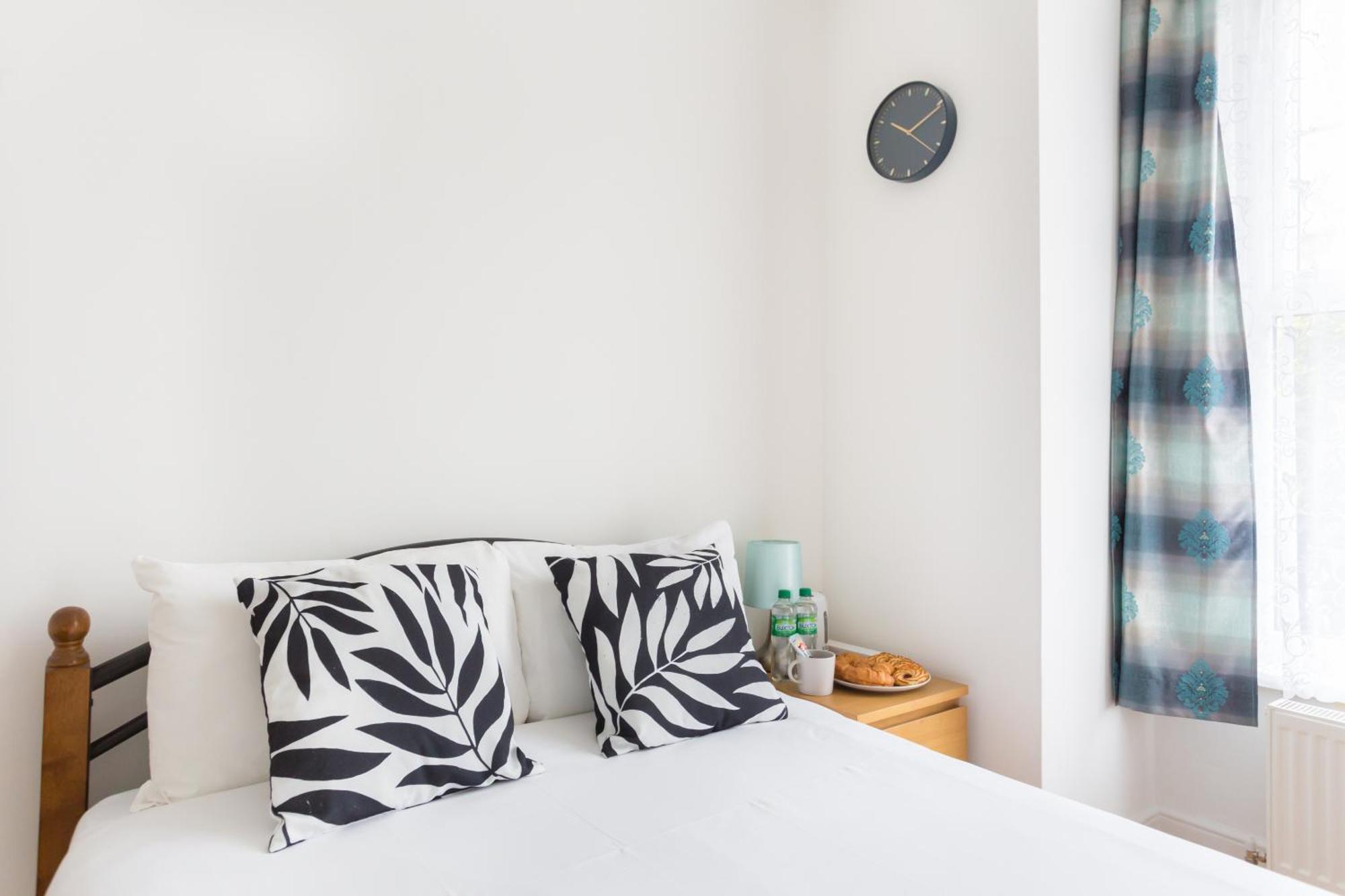 Holiday home Wood Budget - Next To Mall & Metro Station - 10 Min To Center