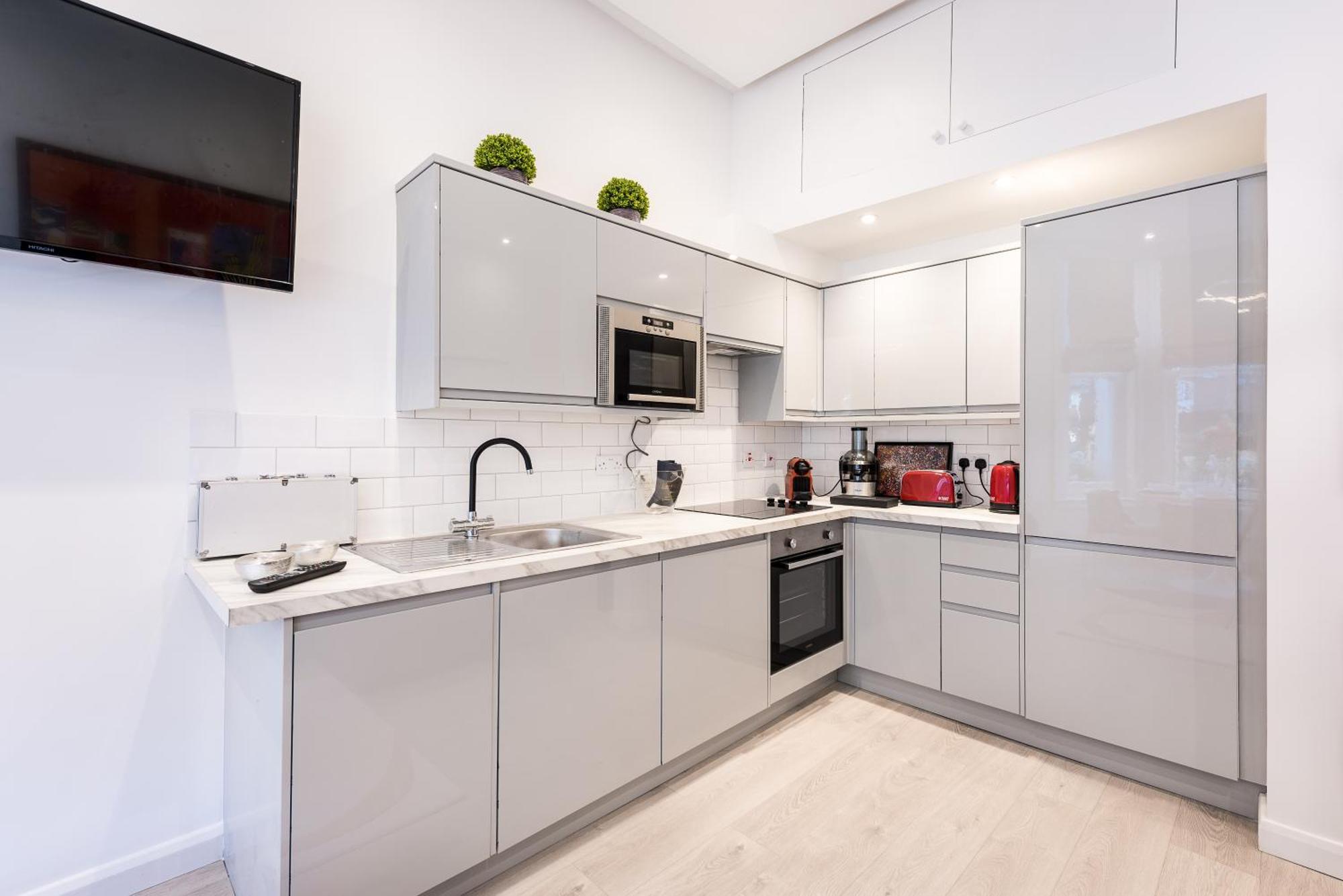 Casa Italia Near Kings Road In Chelsea With Wifi & Washing Machine Appartement