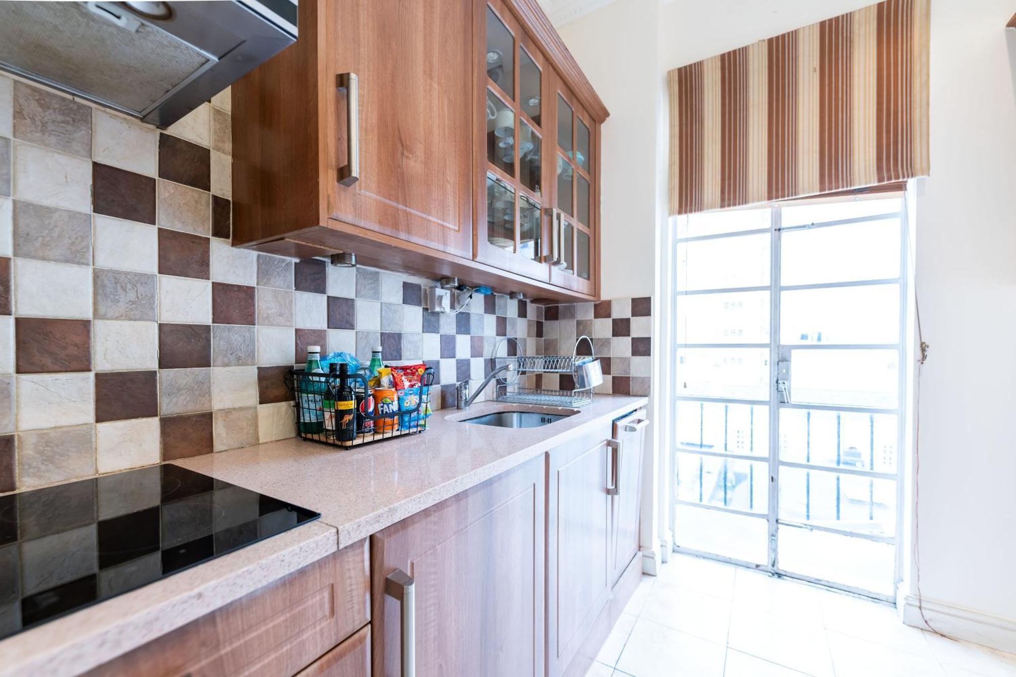 Luxury 4 Bedroom Flat In Sussex Gardens Appartement Londen