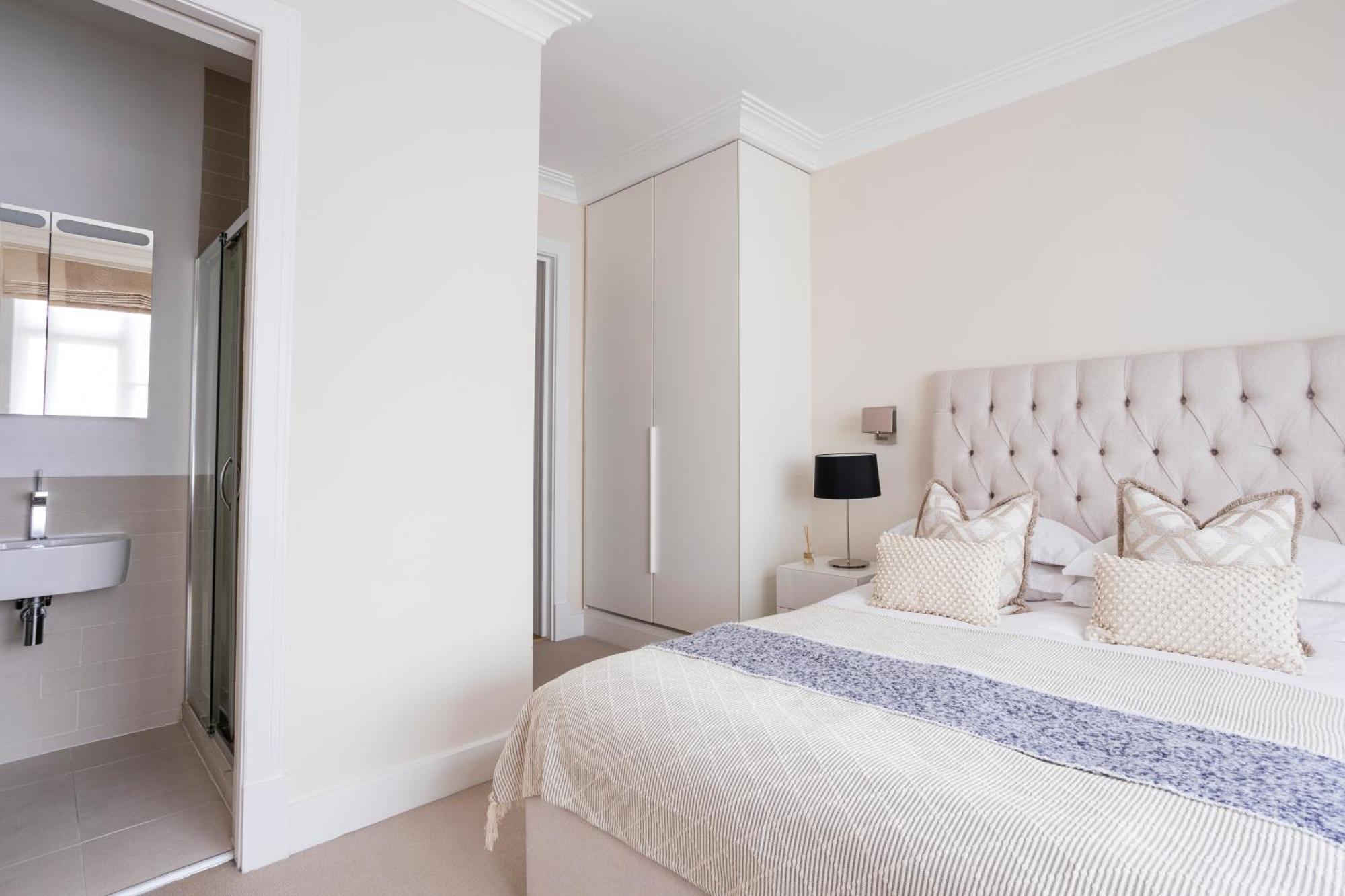 Apartment Elm Park - 2 Bed Chelsea London