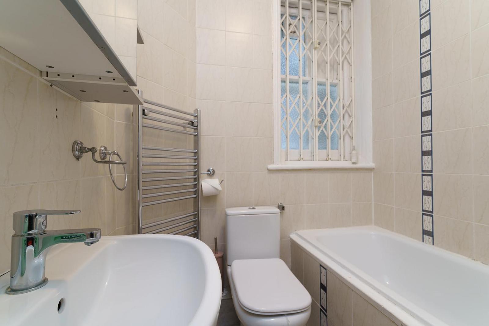 2 Bedroom Cosy Apartment