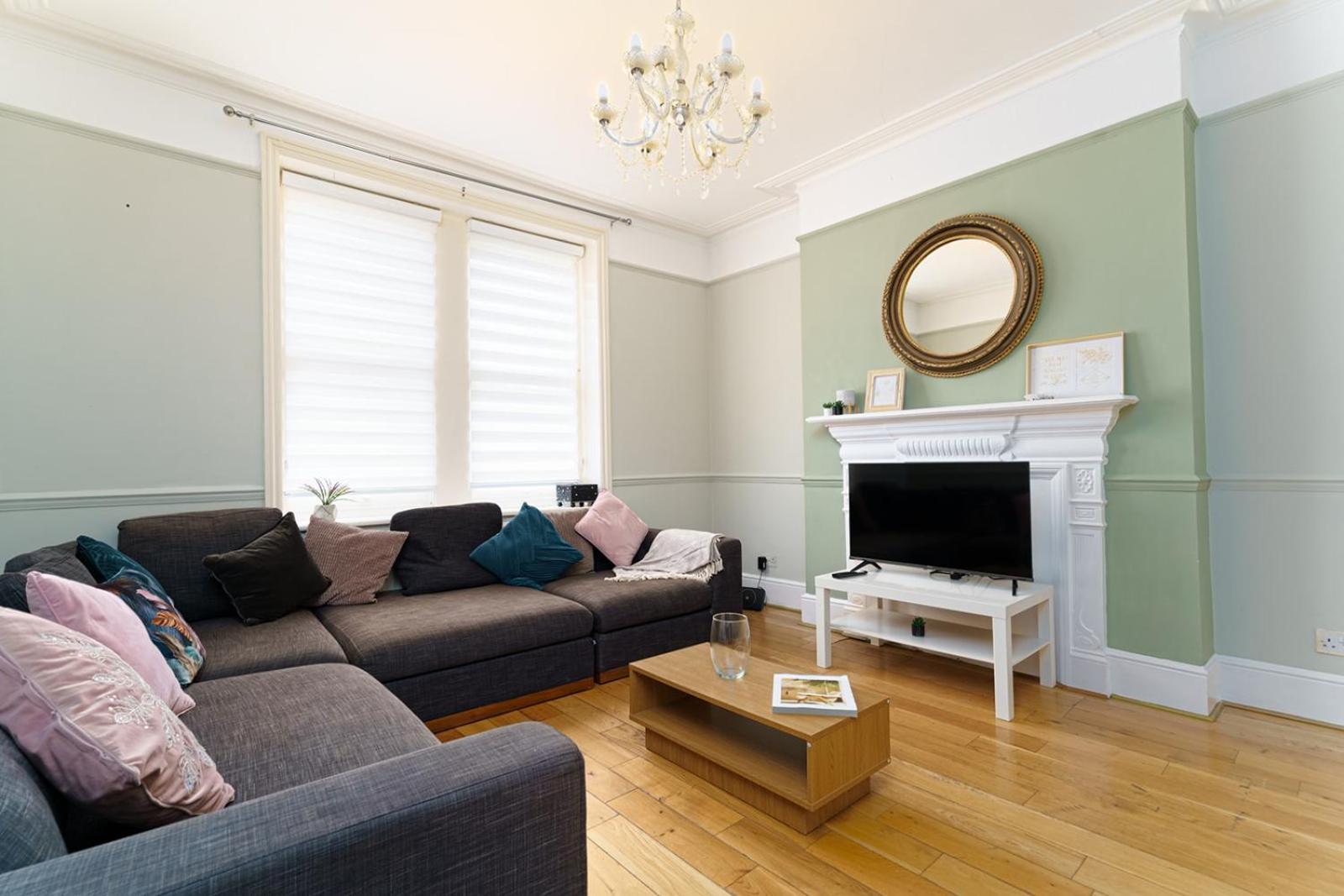 2 Bedroom Cosy Apartment *