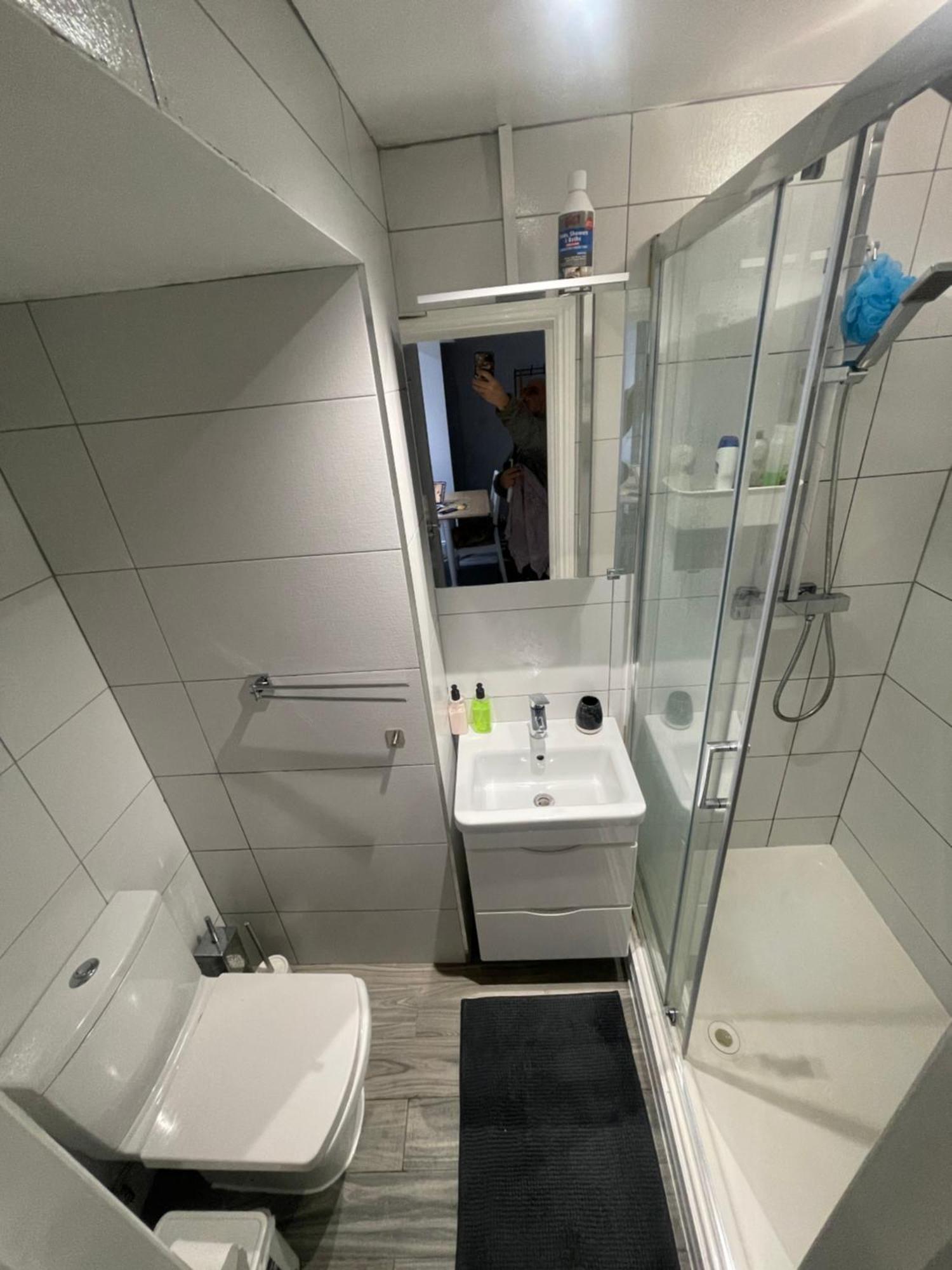 Ensuite With Jacuzzi Habitación en casa particular Londres