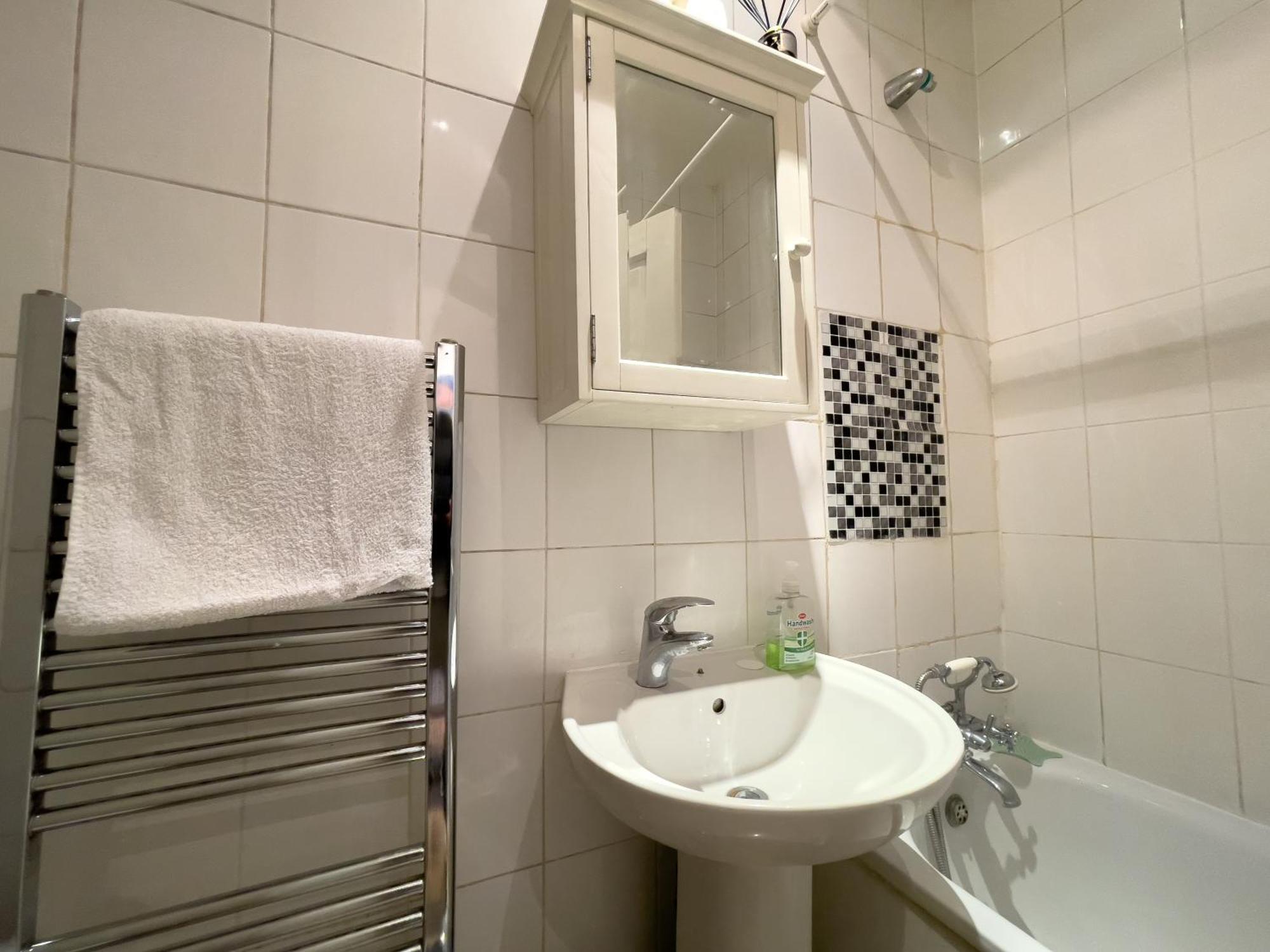 2-bedroom - Near Paddington Station & Hyde Park